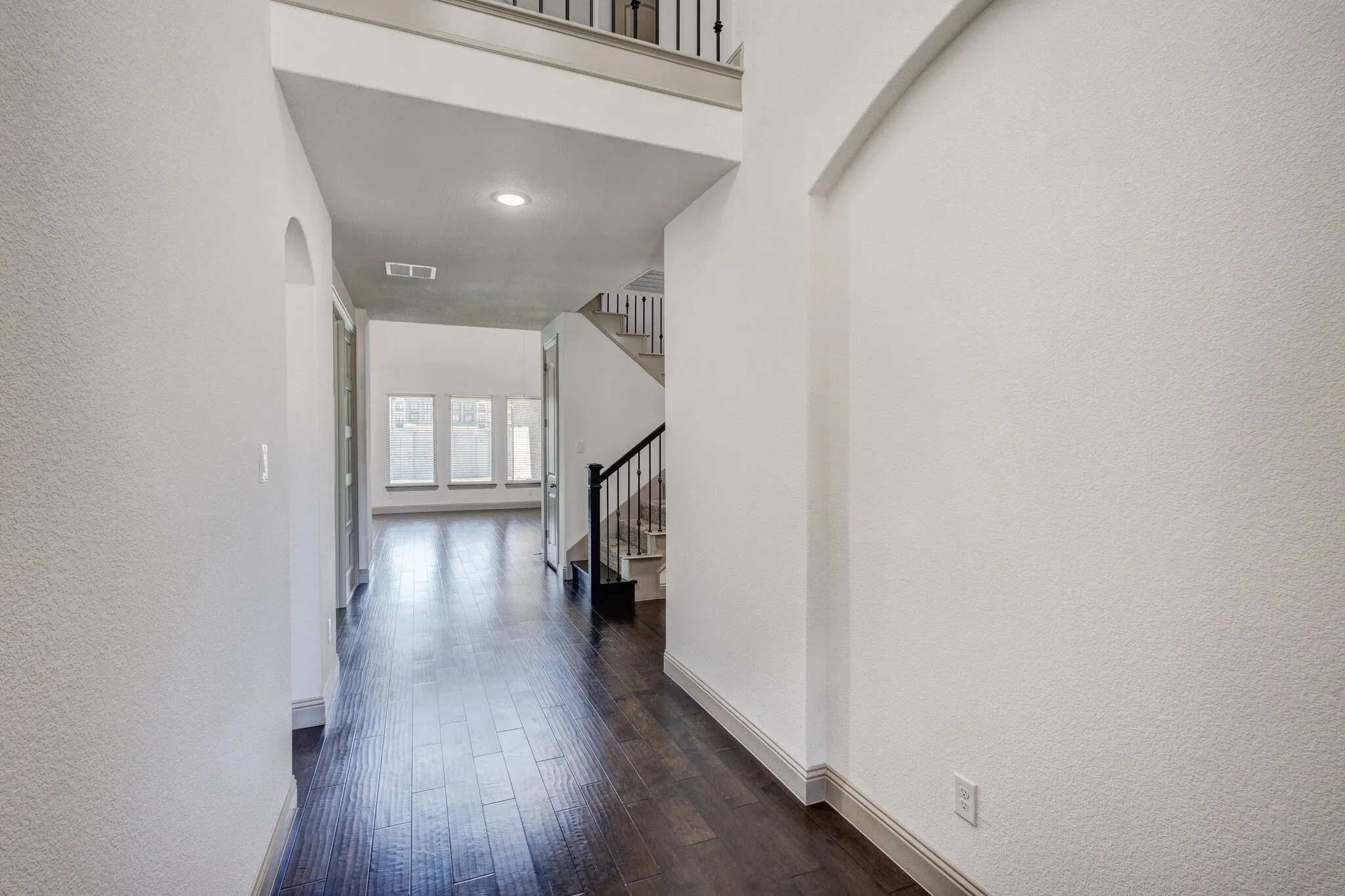 Single Family Residence For Sale in Denton County , 16465 Sedgemoor Drive, Frisco, Texas 75033, 4 Bedroom, 4 Bathroom, 3 Garage spaces, 3,311 Sqft, built in 2021, Preowned, mls#21255083, Real Estate Agent in Frisco, Homes For Sale in Denton county, Homes For Sale in Frisco, Realtor in Frisco Texas, Real Estate Brokerage Independent Realty Texas, Luminita Cordes Realtor