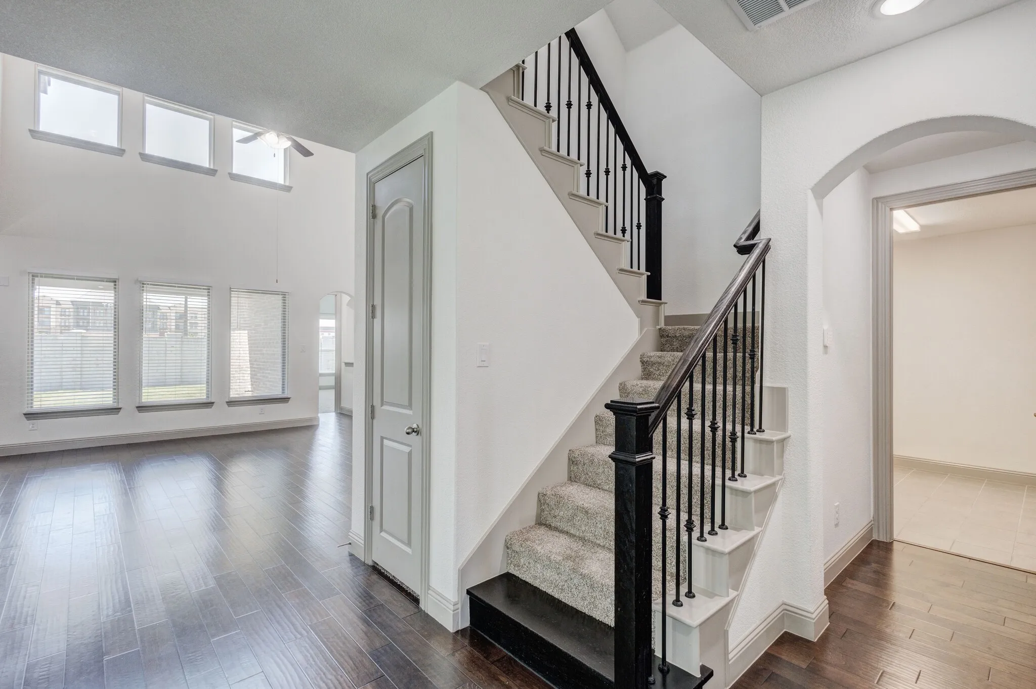 Single Family Residence For Sale in Denton County , 16465 Sedgemoor Drive, Frisco, Texas 75033, 4 Bedroom, 4 Bathroom, 3 Garage spaces, 3,311 Sqft, built in 2021, Preowned, mls#21255083, Real Estate Agent in Frisco, Homes For Sale in Denton county, Homes For Sale in Frisco, Realtor in Frisco Texas, Real Estate Brokerage Independent Realty Texas, Luminita Cordes Realtor