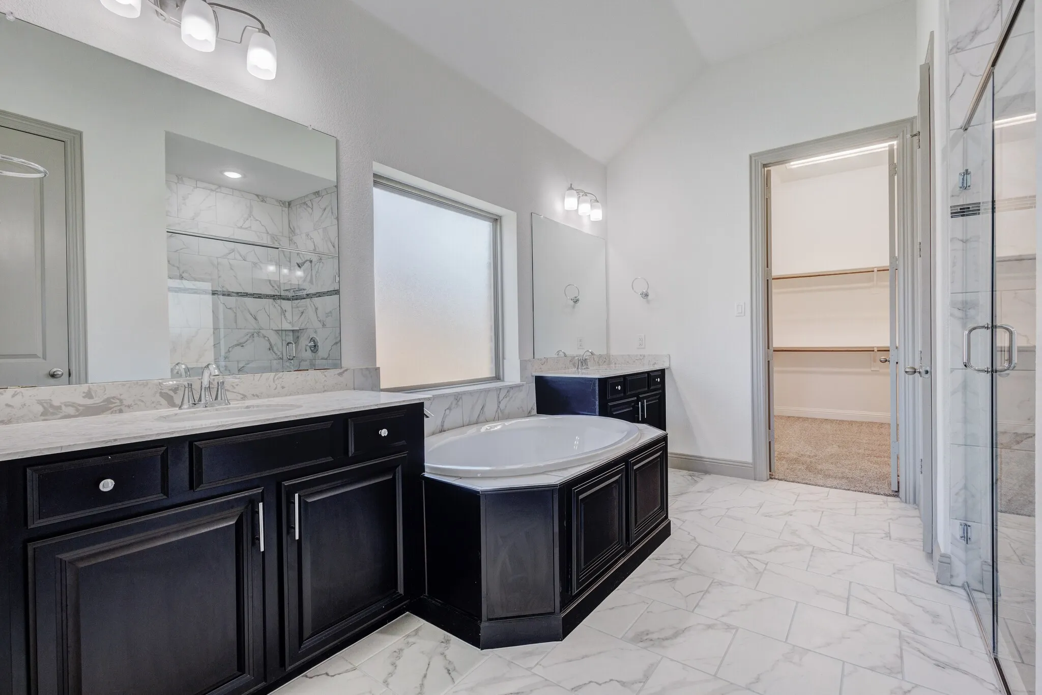 Single Family Residence For Sale in Denton County , 16465 Sedgemoor Drive, Frisco, Texas 75033, 4 Bedroom, 4 Bathroom, 3 Garage spaces, 3,311 Sqft, built in 2021, Preowned, mls#21255083, Real Estate Agent in Frisco, Homes For Sale in Denton county, Homes For Sale in Frisco, Realtor in Frisco Texas, Real Estate Brokerage Independent Realty Texas, Luminita Cordes Realtor