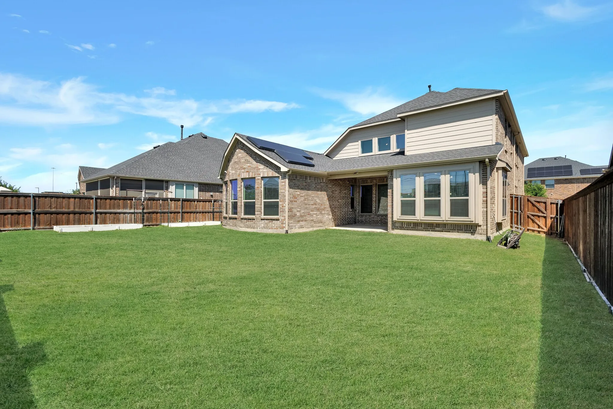 Single Family Residence For Sale in Denton County , 16465 Sedgemoor Drive, Frisco, Texas 75033, 4 Bedroom, 4 Bathroom, 3 Garage spaces, 3,311 Sqft, built in 2021, Preowned, mls#21255083, Real Estate Agent in Frisco, Homes For Sale in Denton county, Homes For Sale in Frisco, Realtor in Frisco Texas, Real Estate Brokerage Independent Realty Texas, Luminita Cordes Realtor
