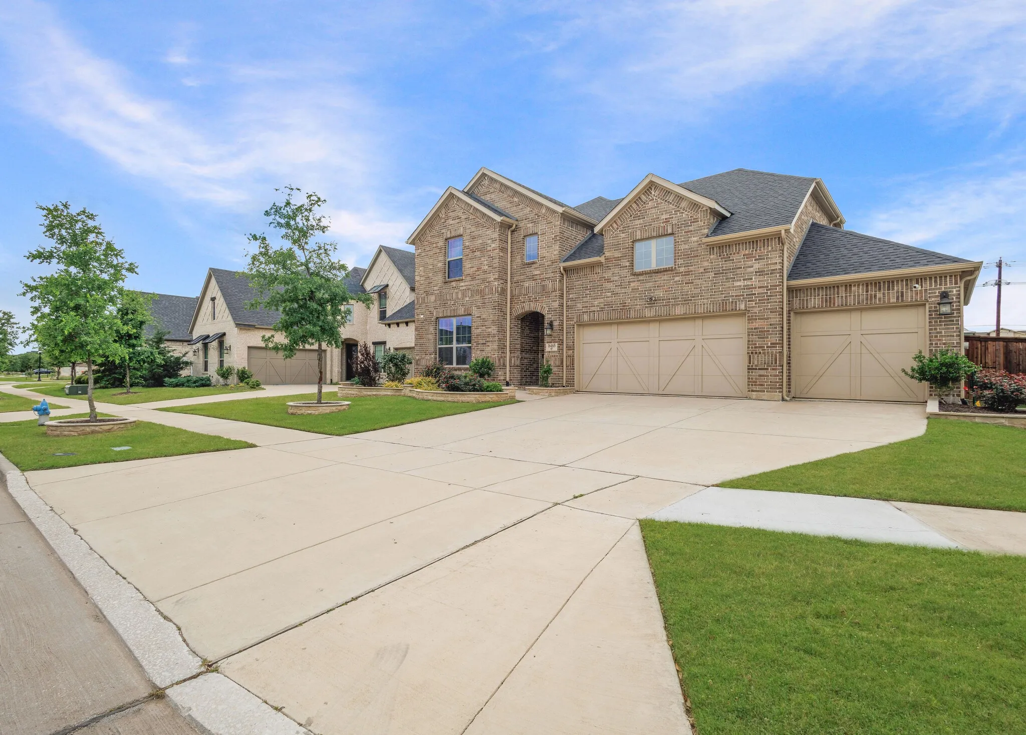 Single Family Residence For Sale in Denton County , 16465 Sedgemoor Drive, Frisco, Texas 75033, 4 Bedroom, 4 Bathroom, 3 Garage spaces, 3,311 Sqft, built in 2021, Preowned, mls#21255083, Real Estate Agent in Frisco, Homes For Sale in Denton county, Homes For Sale in Frisco, Realtor in Frisco Texas, Real Estate Brokerage Independent Realty Texas, Luminita Cordes Realtor