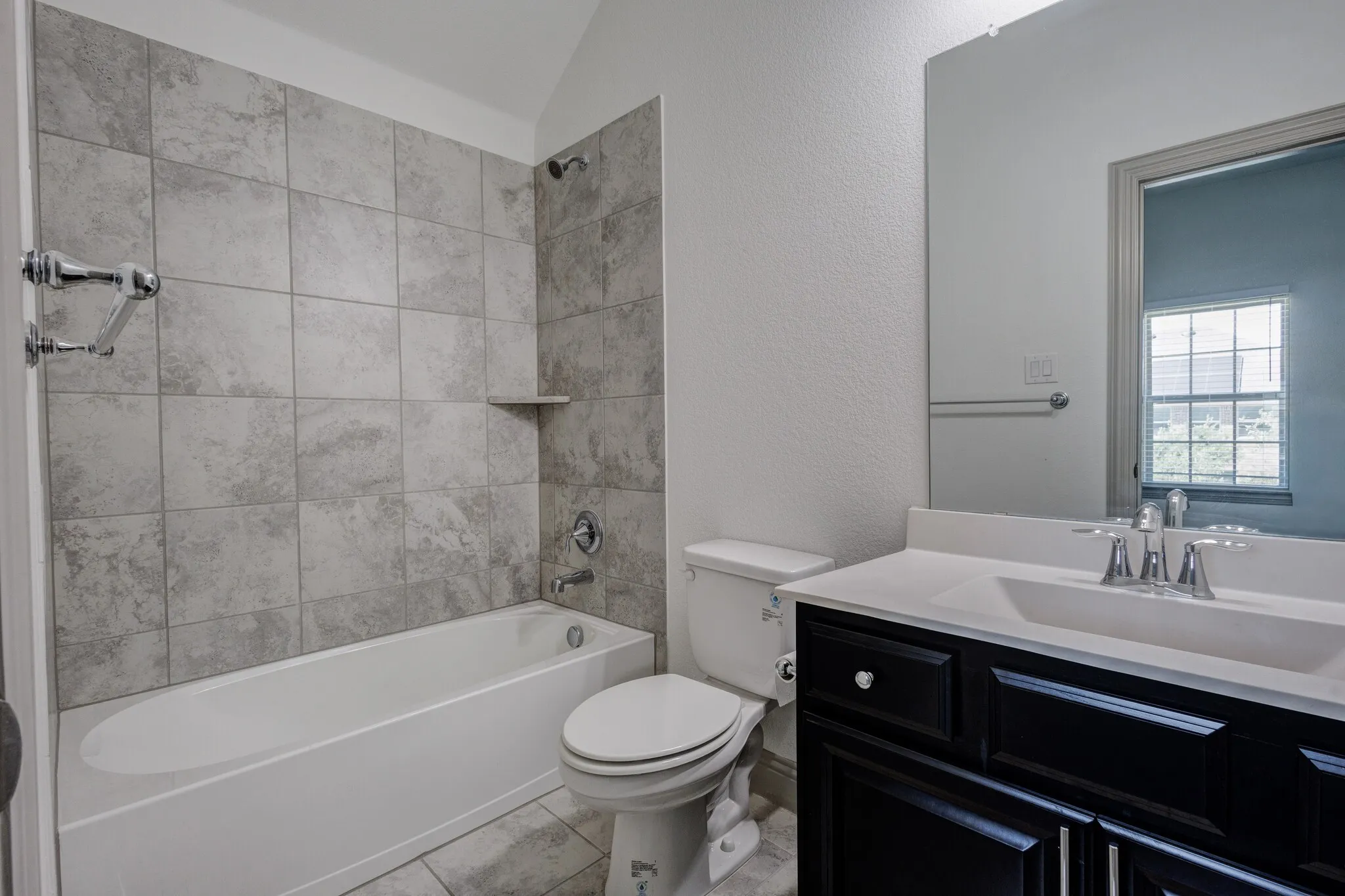 Single Family Residence For Sale in Denton County , 16465 Sedgemoor Drive, Frisco, Texas 75033, 4 Bedroom, 4 Bathroom, 3 Garage spaces, 3,311 Sqft, built in 2021, Preowned, mls#21255083, Real Estate Agent in Frisco, Homes For Sale in Denton county, Homes For Sale in Frisco, Realtor in Frisco Texas, Real Estate Brokerage Independent Realty Texas, Luminita Cordes Realtor