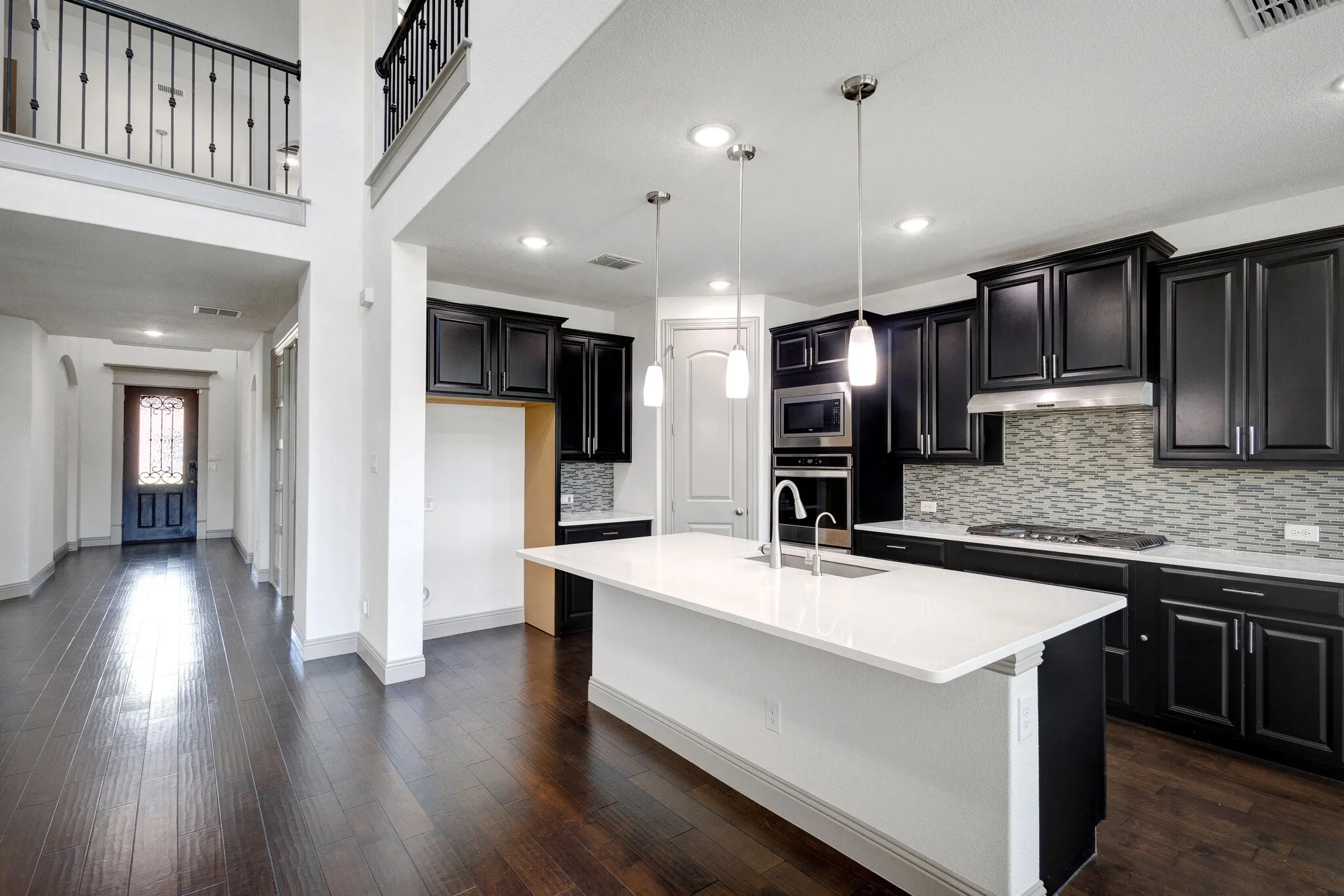 Single Family Residence For Sale in Denton County , 16465 Sedgemoor Drive, Frisco, Texas 75033, 4 Bedroom, 4 Bathroom, 3 Garage spaces, 3,311 Sqft, built in 2021, Preowned, mls#21255083, Real Estate Agent in Frisco, Homes For Sale in Denton county, Homes For Sale in Frisco, Realtor in Frisco Texas, Real Estate Brokerage Independent Realty Texas, Luminita Cordes Realtor
