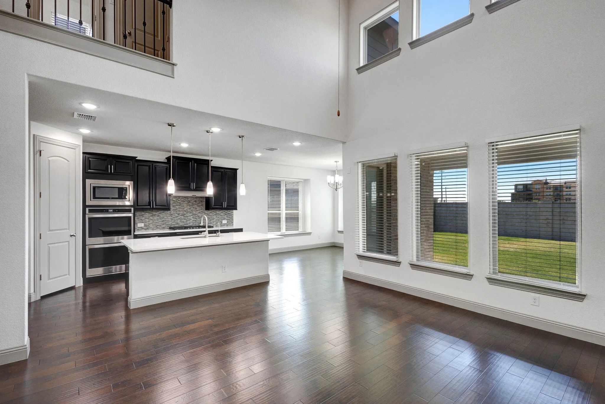 Single Family Residence For Sale in Denton County , 16465 Sedgemoor Drive, Frisco, Texas 75033, 4 Bedroom, 4 Bathroom, 3 Garage spaces, 3,311 Sqft, built in 2021, Preowned, mls#21255083, Real Estate Agent in Frisco, Homes For Sale in Denton county, Homes For Sale in Frisco, Realtor in Frisco Texas, Real Estate Brokerage Independent Realty Texas, Luminita Cordes Realtor