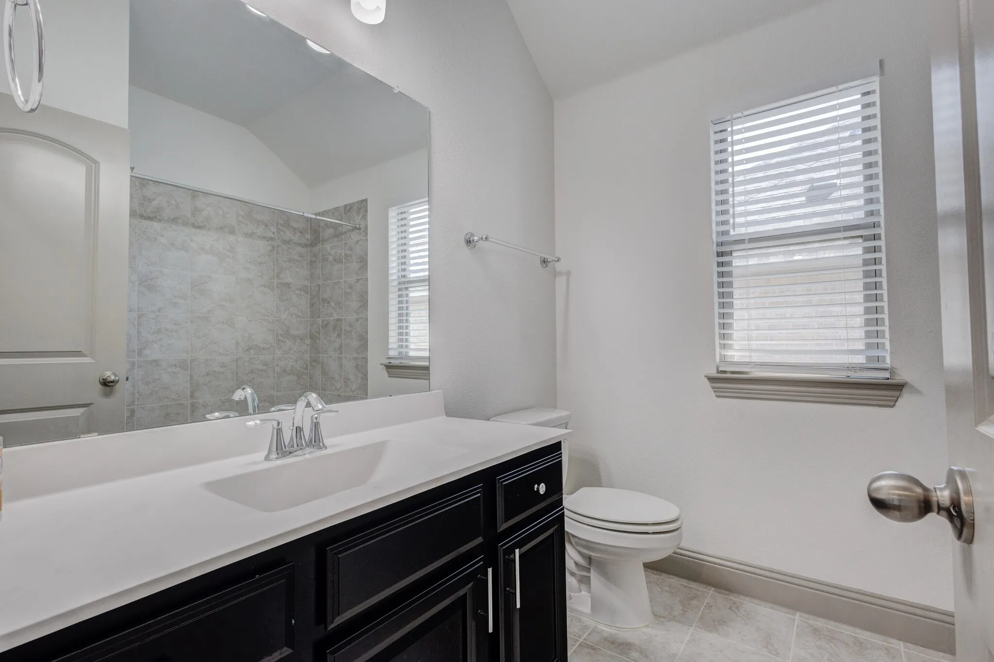 Single Family Residence For Sale in Denton County , 16465 Sedgemoor Drive, Frisco, Texas 75033, 4 Bedroom, 4 Bathroom, 3 Garage spaces, 3,311 Sqft, built in 2021, Preowned, mls#21255083, Real Estate Agent in Frisco, Homes For Sale in Denton county, Homes For Sale in Frisco, Realtor in Frisco Texas, Real Estate Brokerage Independent Realty Texas, Luminita Cordes Realtor