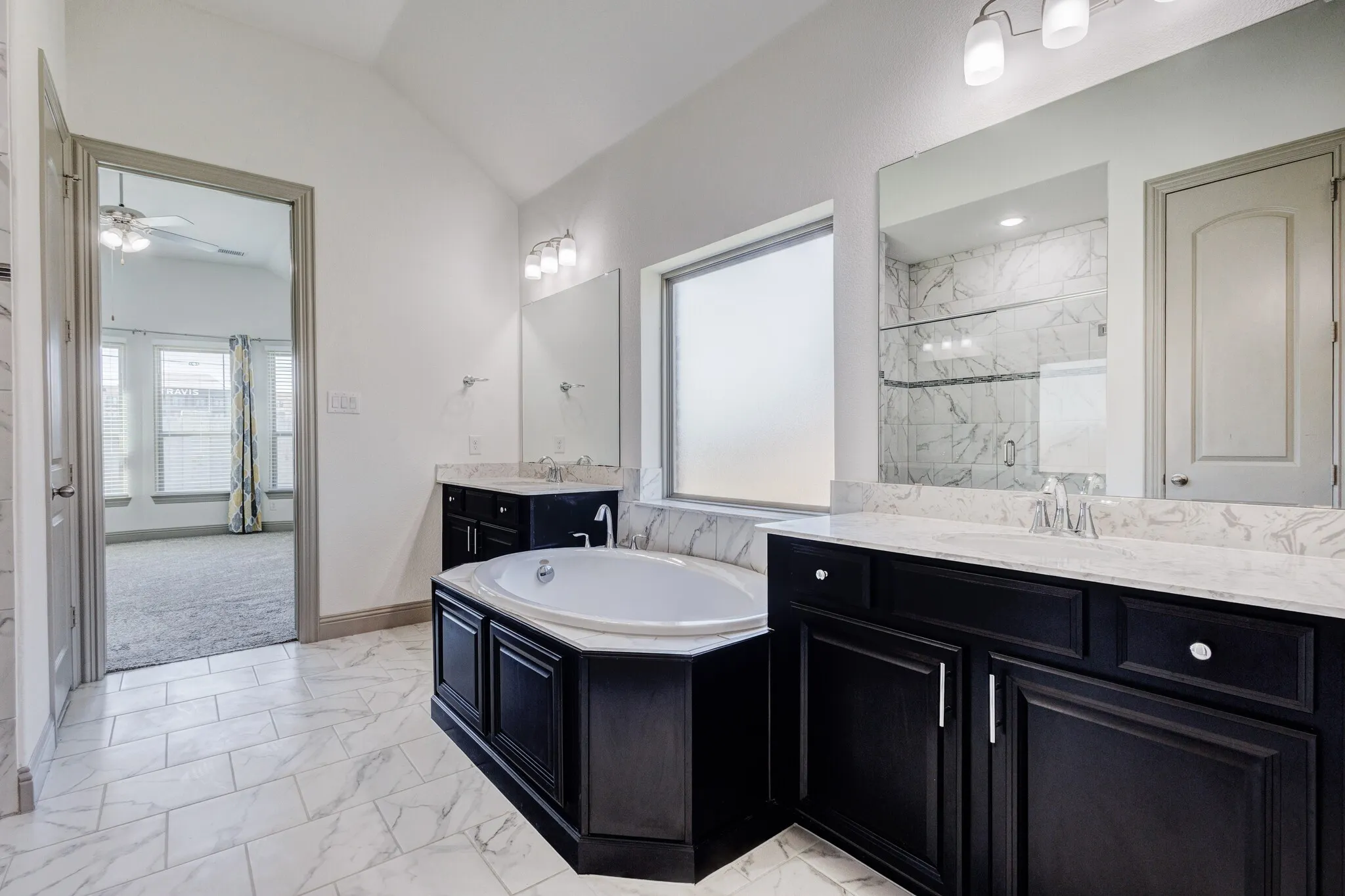 Single Family Residence For Sale in Denton County , 16465 Sedgemoor Drive, Frisco, Texas 75033, 4 Bedroom, 4 Bathroom, 3 Garage spaces, 3,311 Sqft, built in 2021, Preowned, mls#21255083, Real Estate Agent in Frisco, Homes For Sale in Denton county, Homes For Sale in Frisco, Realtor in Frisco Texas, Real Estate Brokerage Independent Realty Texas, Luminita Cordes Realtor