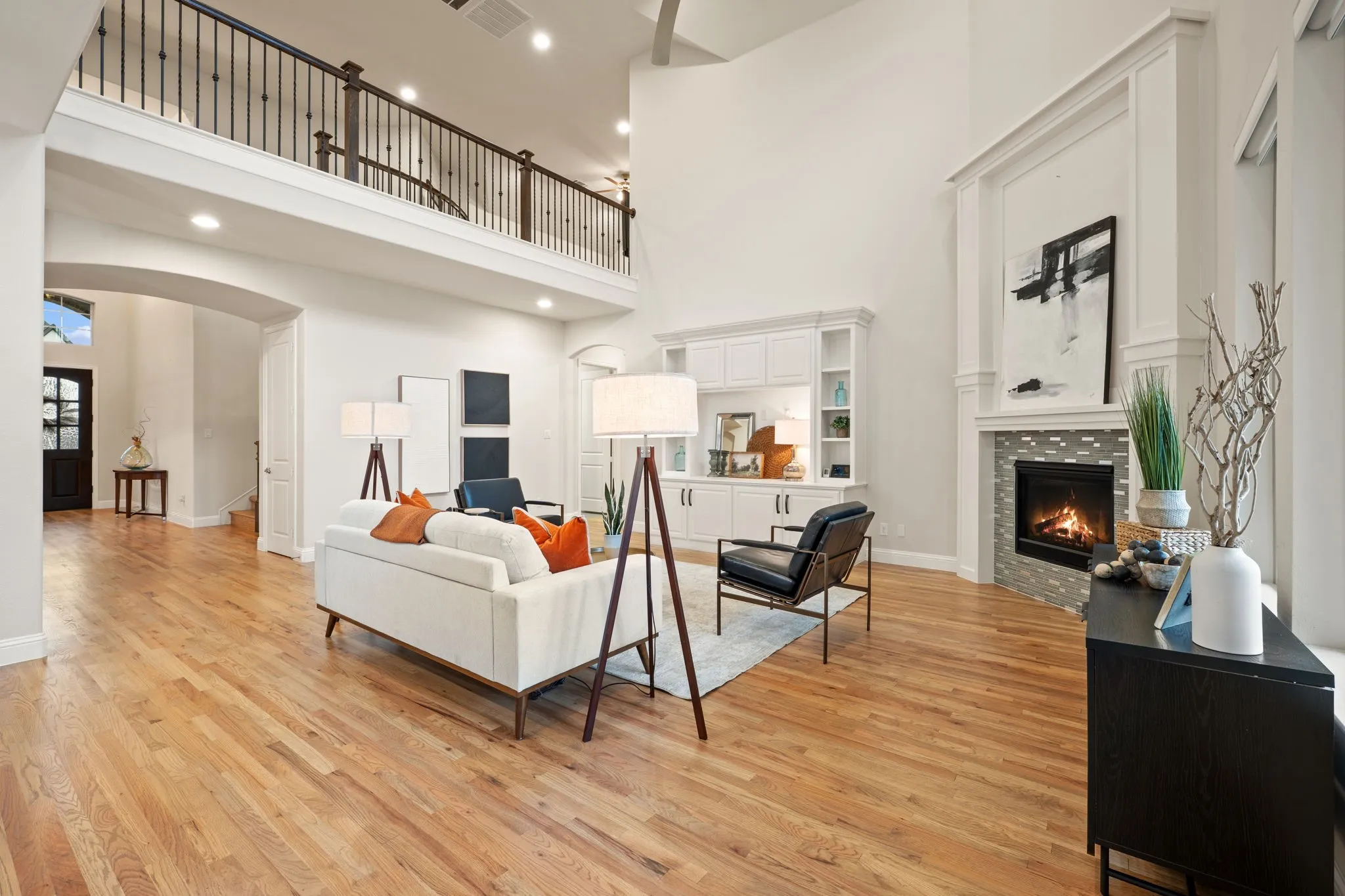 Single Family Residence For Sale in Collin County , 2804 Seabiscuit Road, Celina, Texas 75009, 5 Bedroom, 6 Bathroom, 3 Garage spaces, 4,361 Sqft, built in 2017, Preowned, mls#21254584, Real Estate Agent in Celina, Homes For Sale in Collin county, Homes For Sale in Celina, Realtor in Celina Texas, Real Estate Brokerage Independent Realty Texas, Luminita Cordes Realtor