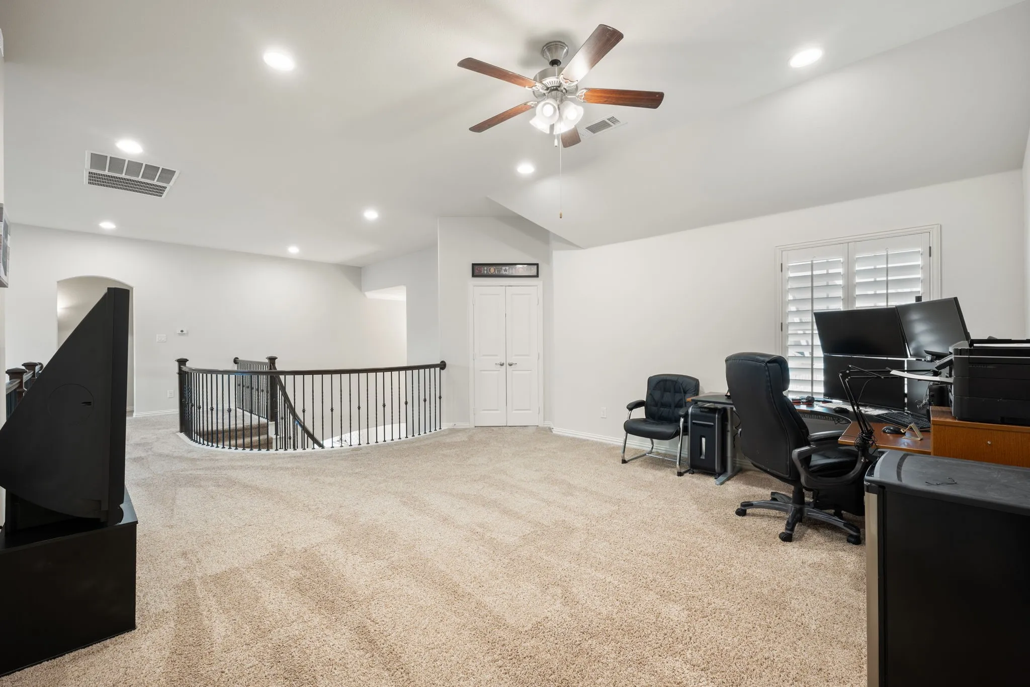 Single Family Residence For Sale in Collin County , 2804 Seabiscuit Road, Celina, Texas 75009, 5 Bedroom, 6 Bathroom, 3 Garage spaces, 4,361 Sqft, built in 2017, Preowned, mls#21254584, Real Estate Agent in Celina, Homes For Sale in Collin county, Homes For Sale in Celina, Realtor in Celina Texas, Real Estate Brokerage Independent Realty Texas, Luminita Cordes Realtor