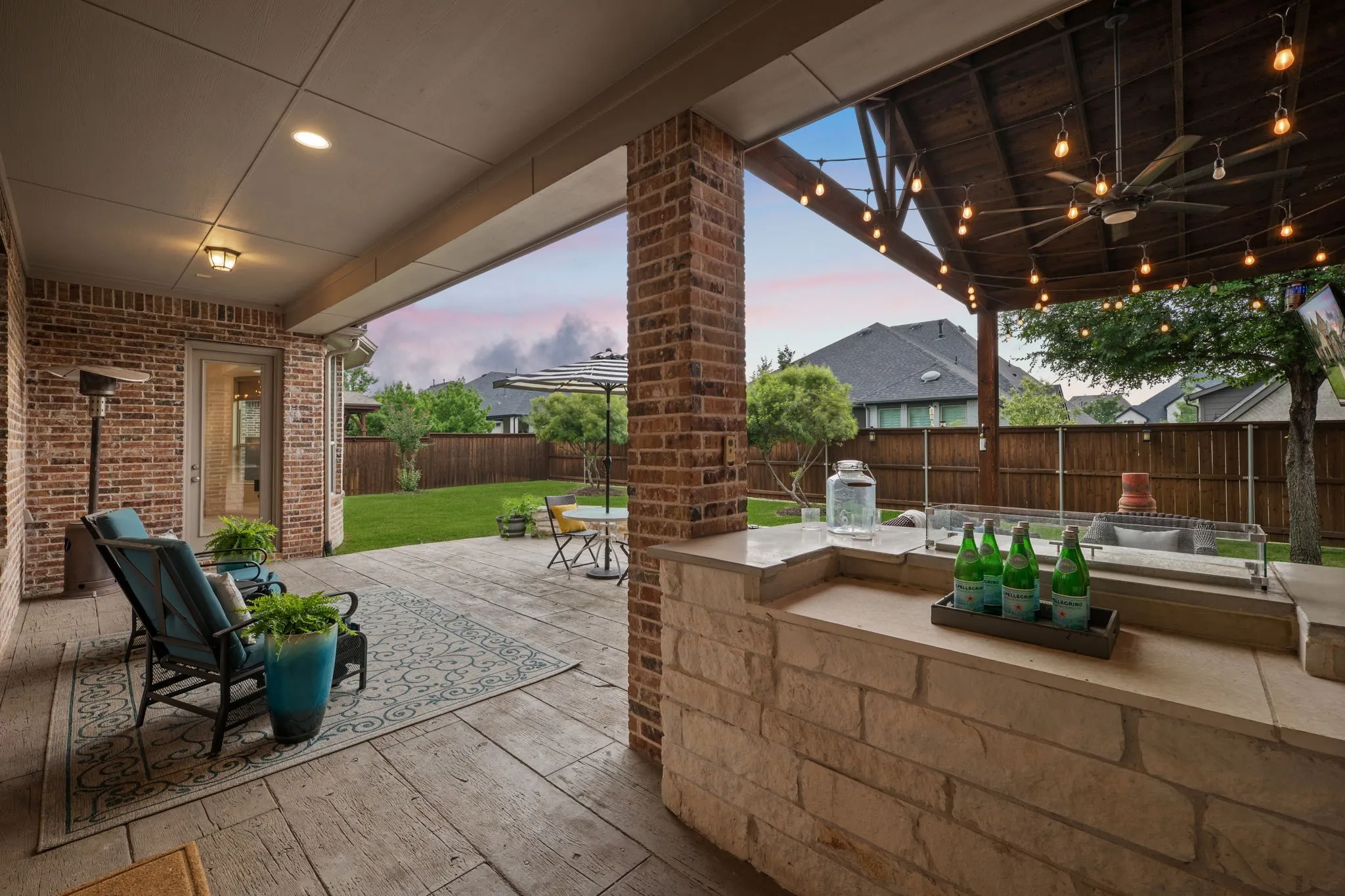 Single Family Residence For Sale in Collin County , 2804 Seabiscuit Road, Celina, Texas 75009, 5 Bedroom, 6 Bathroom, 3 Garage spaces, 4,361 Sqft, built in 2017, Preowned, mls#21254584, Real Estate Agent in Celina, Homes For Sale in Collin county, Homes For Sale in Celina, Realtor in Celina Texas, Real Estate Brokerage Independent Realty Texas, Luminita Cordes Realtor
