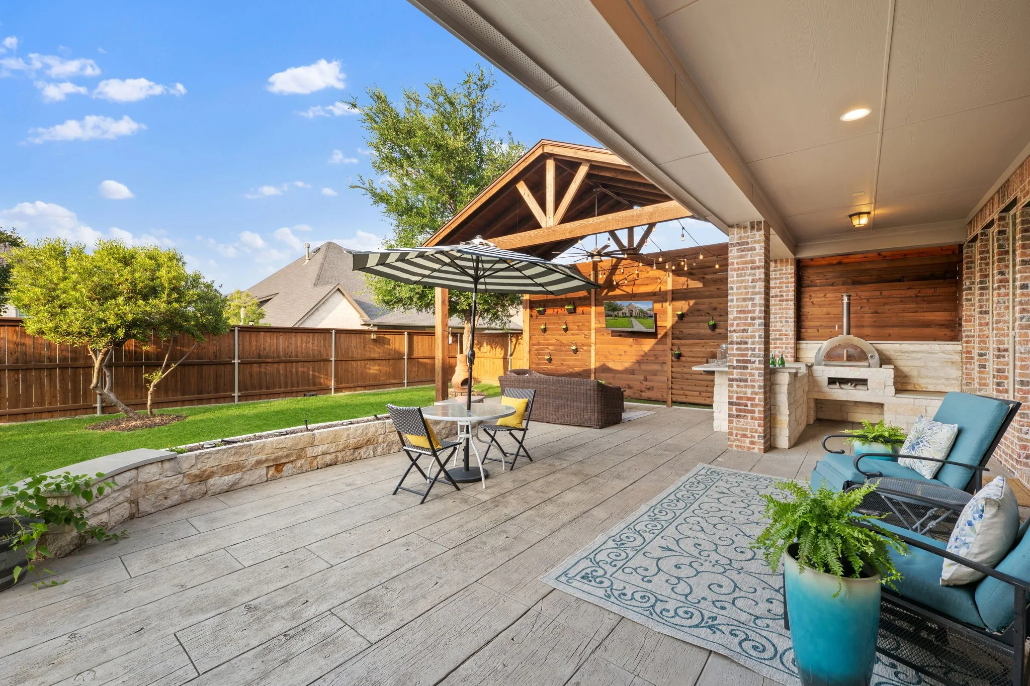 Single Family Residence For Sale in Collin County , 2804 Seabiscuit Road, Celina, Texas 75009, 5 Bedroom, 6 Bathroom, 3 Garage spaces, 4,361 Sqft, built in 2017, Preowned, mls#21254584, Real Estate Agent in Celina, Homes For Sale in Collin county, Homes For Sale in Celina, Realtor in Celina Texas, Real Estate Brokerage Independent Realty Texas, Luminita Cordes Realtor