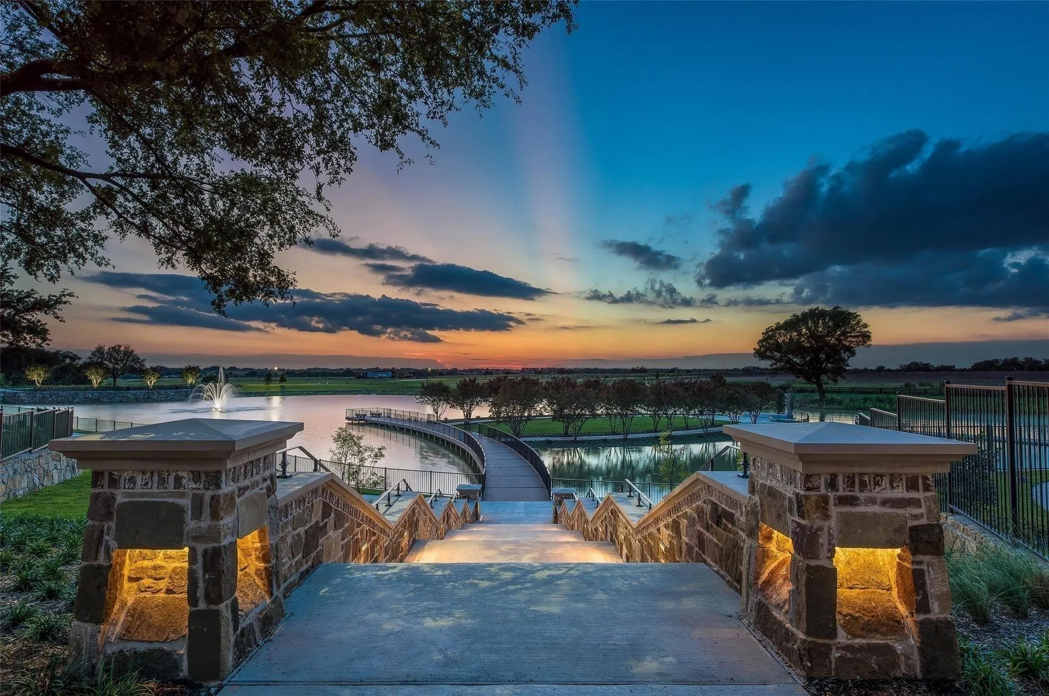 Single Family Residence For Sale in Collin County , 2804 Seabiscuit Road, Celina, Texas 75009, 5 Bedroom, 6 Bathroom, 3 Garage spaces, 4,361 Sqft, built in 2017, Preowned, mls#21254584, Real Estate Agent in Celina, Homes For Sale in Collin county, Homes For Sale in Celina, Realtor in Celina Texas, Real Estate Brokerage Independent Realty Texas, Luminita Cordes Realtor