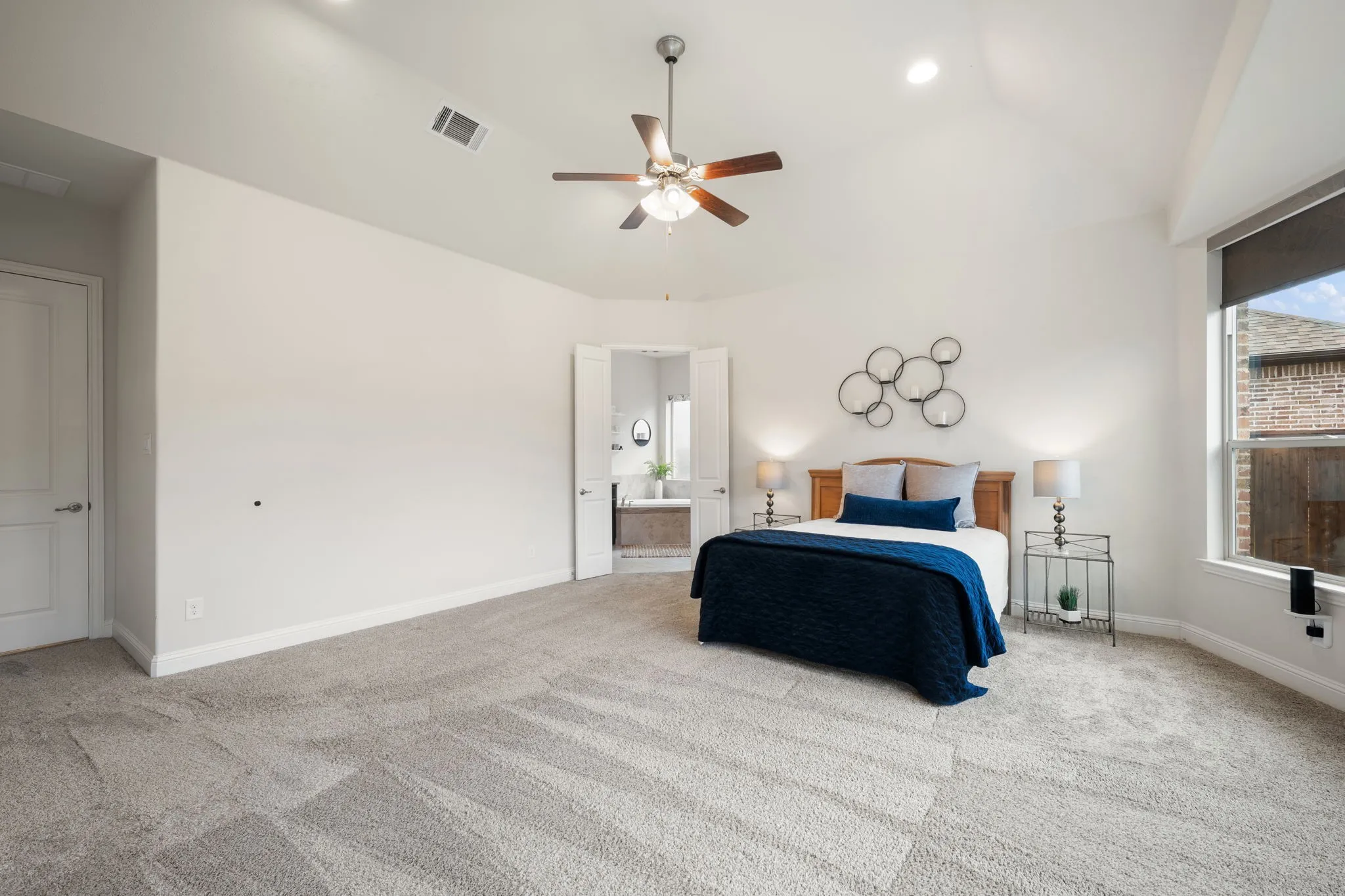 Single Family Residence For Sale in Collin County , 2804 Seabiscuit Road, Celina, Texas 75009, 5 Bedroom, 6 Bathroom, 3 Garage spaces, 4,361 Sqft, built in 2017, Preowned, mls#21254584, Real Estate Agent in Celina, Homes For Sale in Collin county, Homes For Sale in Celina, Realtor in Celina Texas, Real Estate Brokerage Independent Realty Texas, Luminita Cordes Realtor