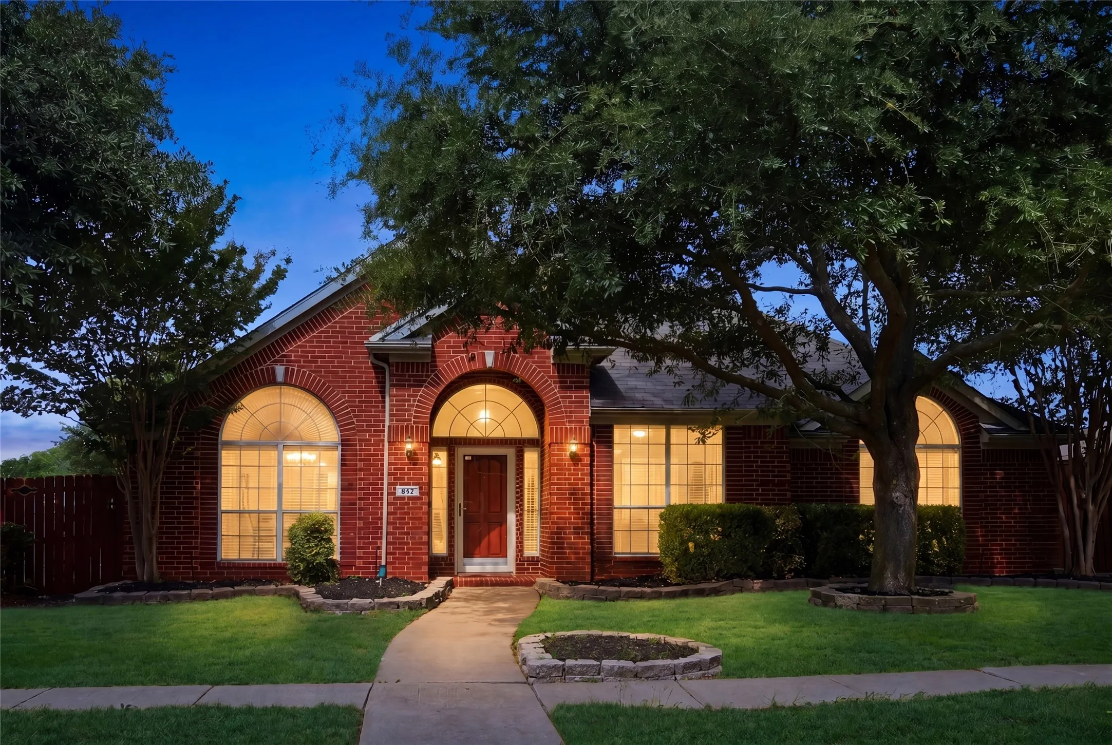 Single Family Residence For Sale in Collin County , 812 Patricia Drive, Allen, Texas 75002, 3 Bedroom, 3 Bathroom, 2 Garage spaces, 2,544 Sqft, built in 1999, Preowned, mls#21238388, Real Estate Agent in Allen, Homes For Sale in Collin county, Homes For Sale in Allen, Realtor in Allen Texas, Real Estate Brokerage Independent Realty Texas, Luminita Cordes Realtor