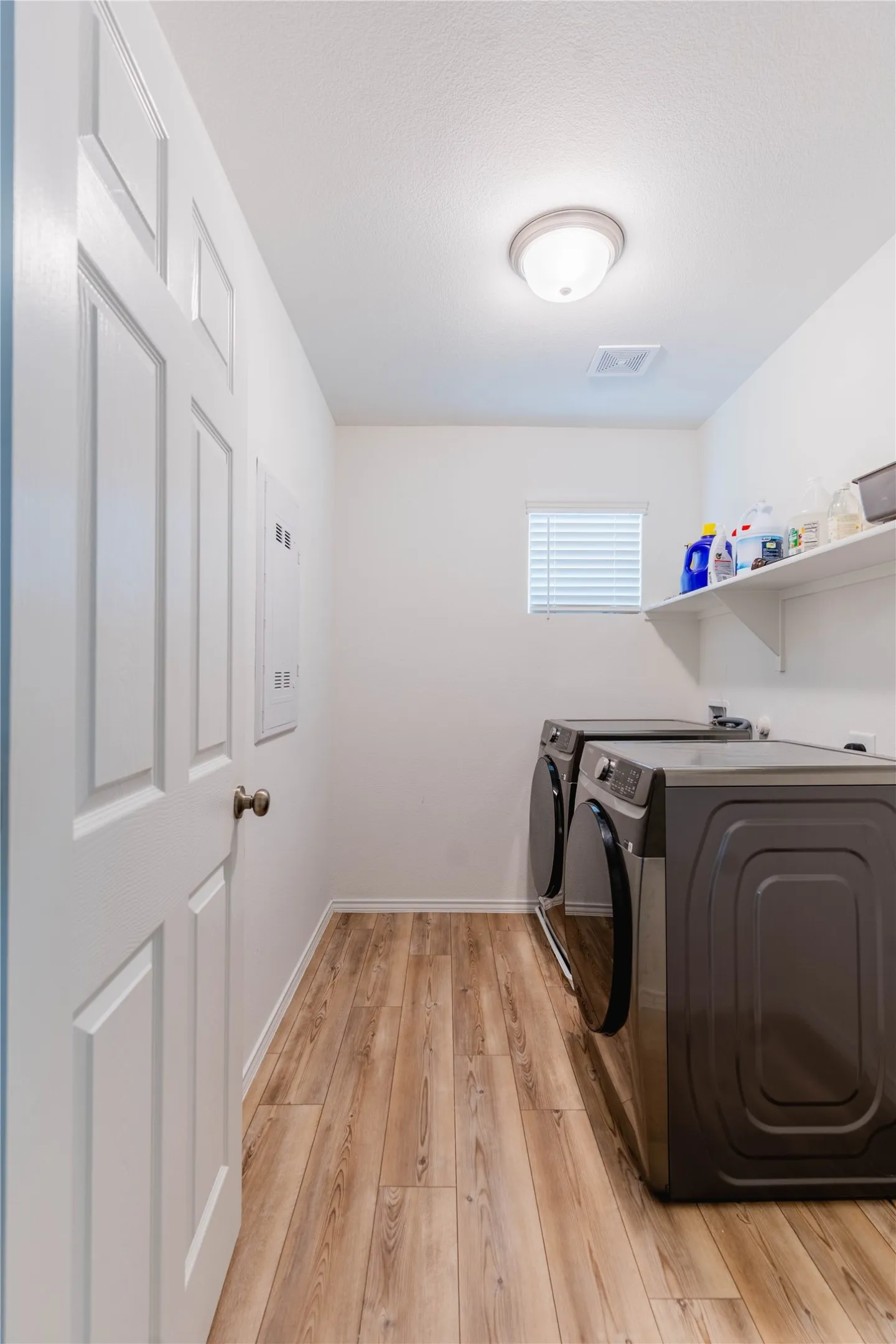 Single Family Residence For Sale in Kaufman County , 2063 Henrietta Drive, Forney, Texas 75126, 4 Bedrooms, 3 Bathrooms, 2 Garage spaces, 2,394 Sqft, built in 2023, Preowned, Price $270,000, mls#21255080, Real Estate Agent in Forney, Homes For Sale in Kaufman county, Homes For Sale in Forney, Realtor in Forney Texas, Real Estate Brokerage Independent Realty Texas, Luminita Cordes Realtor
