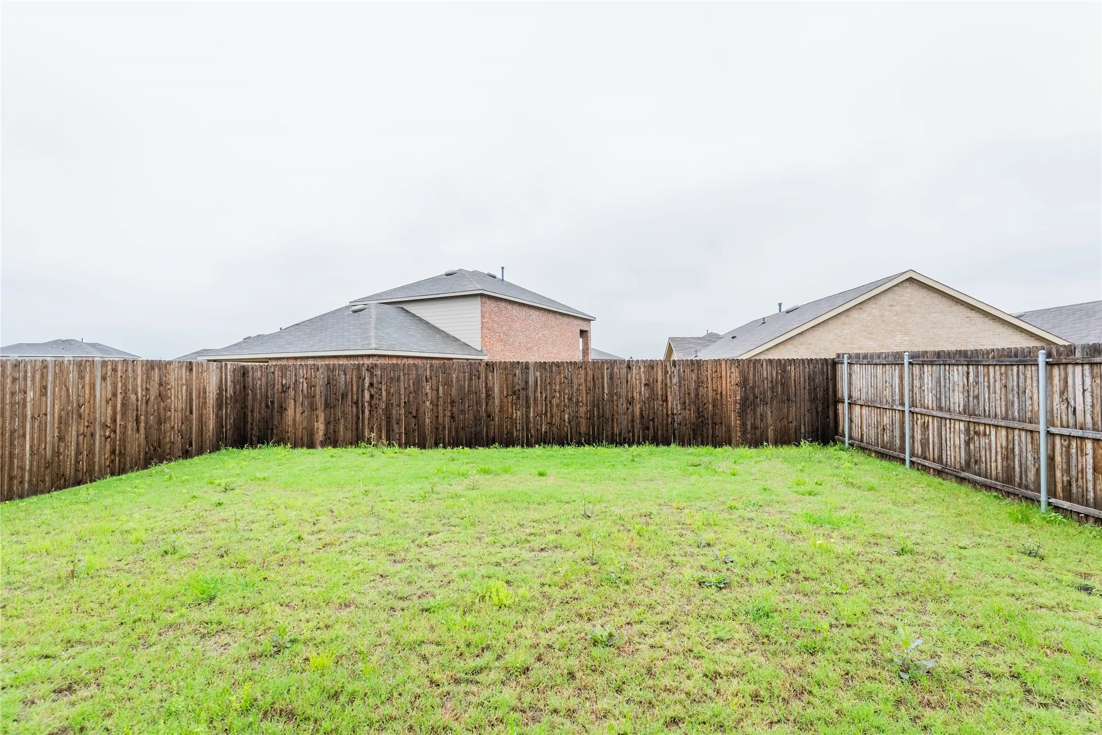 Single Family Residence For Sale in Kaufman County , 2063 Henrietta Drive, Forney, Texas 75126, 4 Bedrooms, 3 Bathrooms, 2 Garage spaces, 2,394 Sqft, built in 2023, Preowned, Price $270,000, mls#21255080, Real Estate Agent in Forney, Homes For Sale in Kaufman county, Homes For Sale in Forney, Realtor in Forney Texas, Real Estate Brokerage Independent Realty Texas, Luminita Cordes Realtor