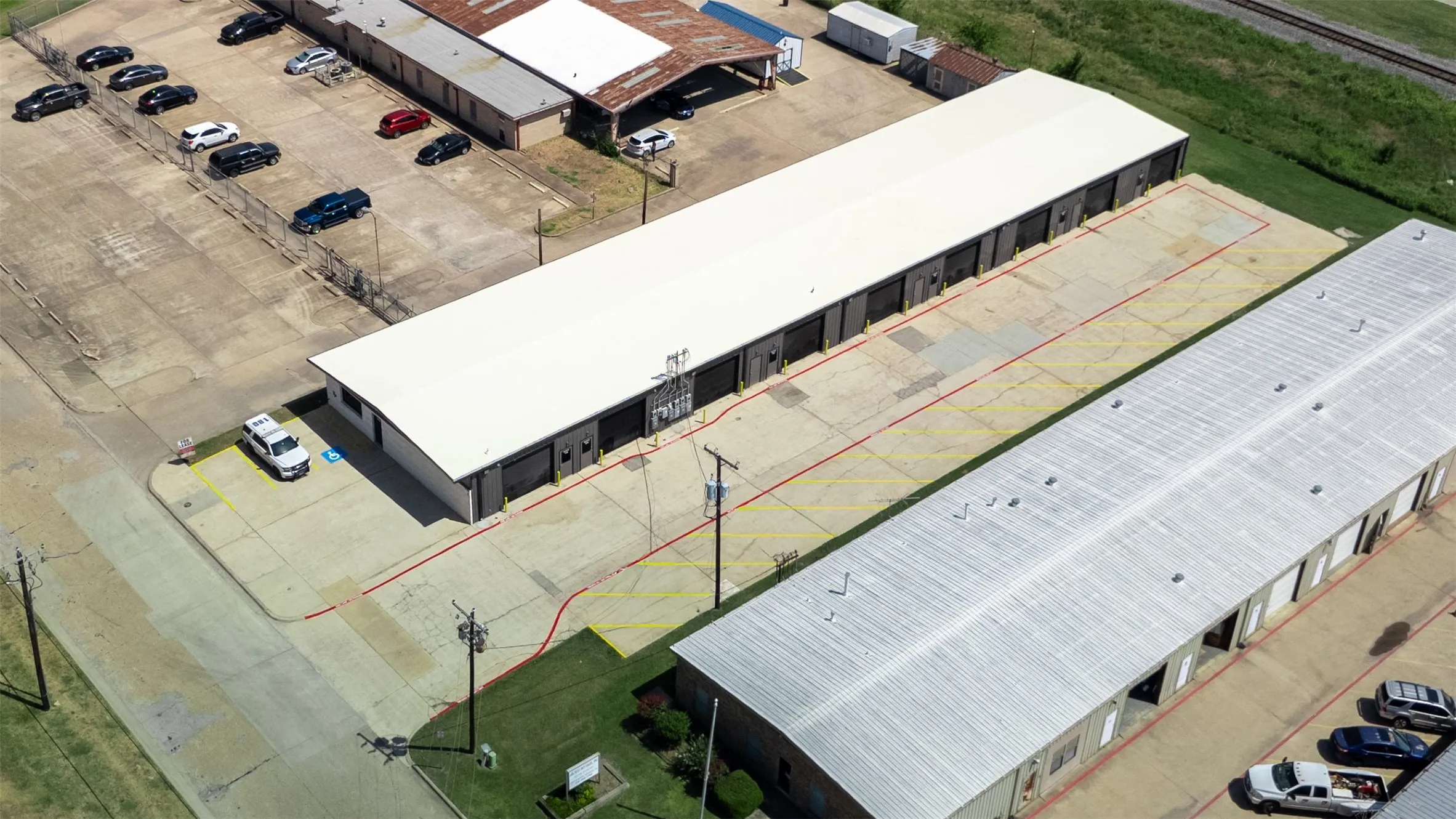 Industrial For Rent in Dallas County , 742 Dalworth Drive 600, Mesquite, Texas 75149, 0, 0, Garage spaces, 2,500 Sqft, built in 1980, Preowned, mls#21231419, Real Estate Agent in Mesquite, Homes For Rent in Dallas county, Homes For Rent in Mesquite, Realtor in Mesquite Texas, Real Estate Brokerage Independent Realty Texas, Luminita Cordes Realtor