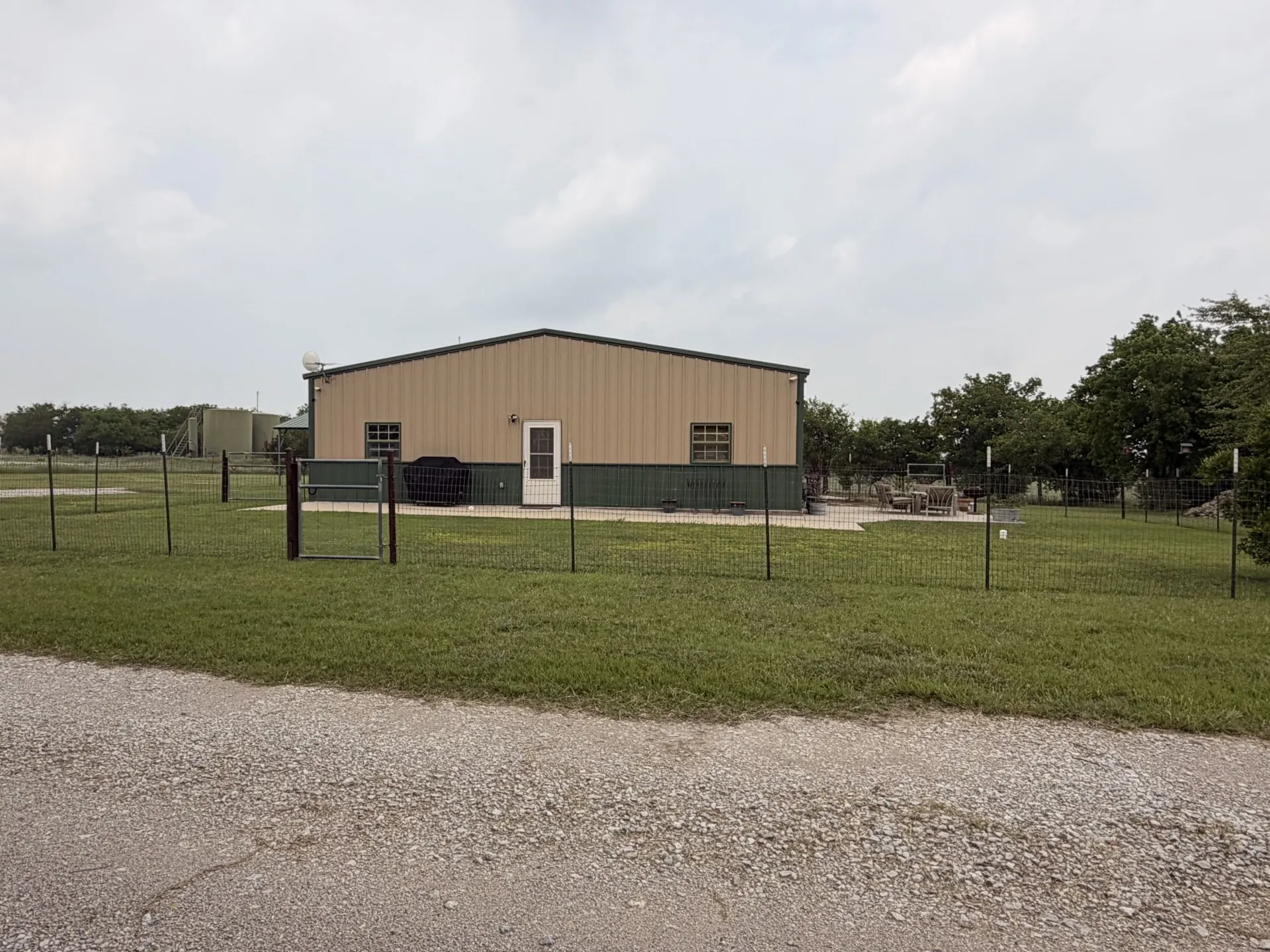 Single Family Residence For Sale in Wise County , 1746 CR 4522, Decatur, Texas 76234, 1 Bedroom, 1 Bathroom, Garage spaces, 800 Sqft, built in 2010, mls#21255209, Real Estate Agent in Decatur, Homes For Sale in Wise county, Homes For Sale in Decatur, Realtor in Decatur Texas, Real Estate Brokerage Independent Realty Texas, Luminita Cordes Realtor