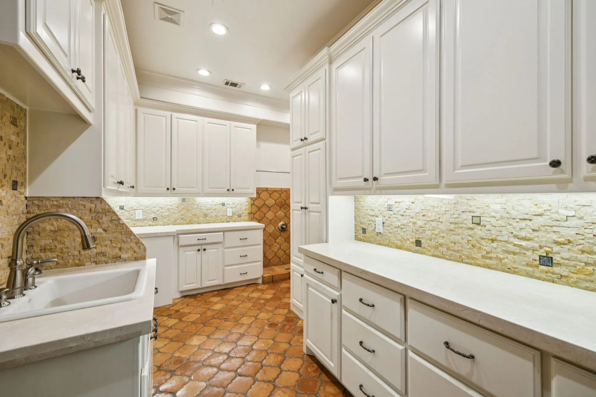 Single Family Residence For Sale in Tarrant County , 1900 Shady Oaks Drive, Southlake, Texas 76092, 5 Bedrooms, 8 Bathrooms, 5 Garage spaces, 8,882 Sqft, built in 1993, Price $7,988,600, mls#21253825, Real Estate Agent in Southlake, Homes For Sale in Tarrant county, Homes For Sale in Southlake, Realtor in Southlake Texas, Real Estate Brokerage Independent Realty Texas, Luminita Cordes Realtor