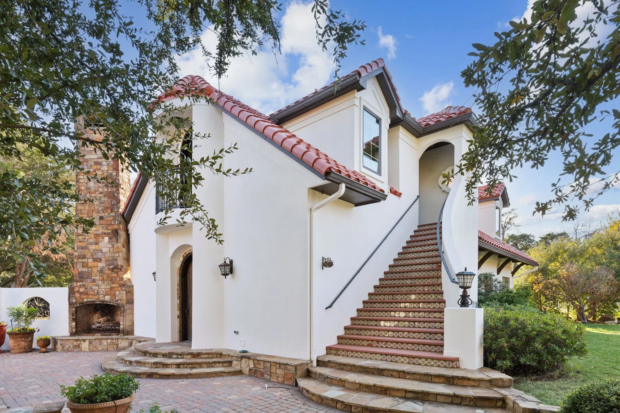 Single Family Residence For Sale in Tarrant County , 1900 Shady Oaks Drive, Southlake, Texas 76092, 5 Bedrooms, 8 Bathrooms, 5 Garage spaces, 8,882 Sqft, built in 1993, Price $7,988,600, mls#21253825, Real Estate Agent in Southlake, Homes For Sale in Tarrant county, Homes For Sale in Southlake, Realtor in Southlake Texas, Real Estate Brokerage Independent Realty Texas, Luminita Cordes Realtor