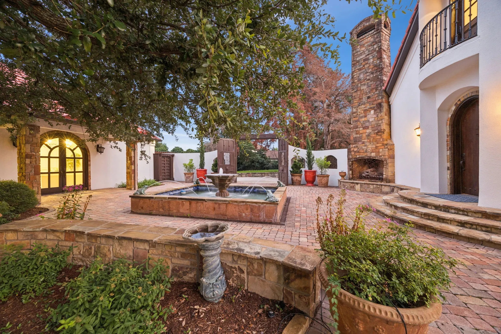 Single Family Residence For Sale in Tarrant County , 1900 Shady Oaks Drive, Southlake, Texas 76092, 5 Bedrooms, 8 Bathrooms, 5 Garage spaces, 8,882 Sqft, built in 1993, Price $7,988,600, mls#21253825, Real Estate Agent in Southlake, Homes For Sale in Tarrant county, Homes For Sale in Southlake, Realtor in Southlake Texas, Real Estate Brokerage Independent Realty Texas, Luminita Cordes Realtor