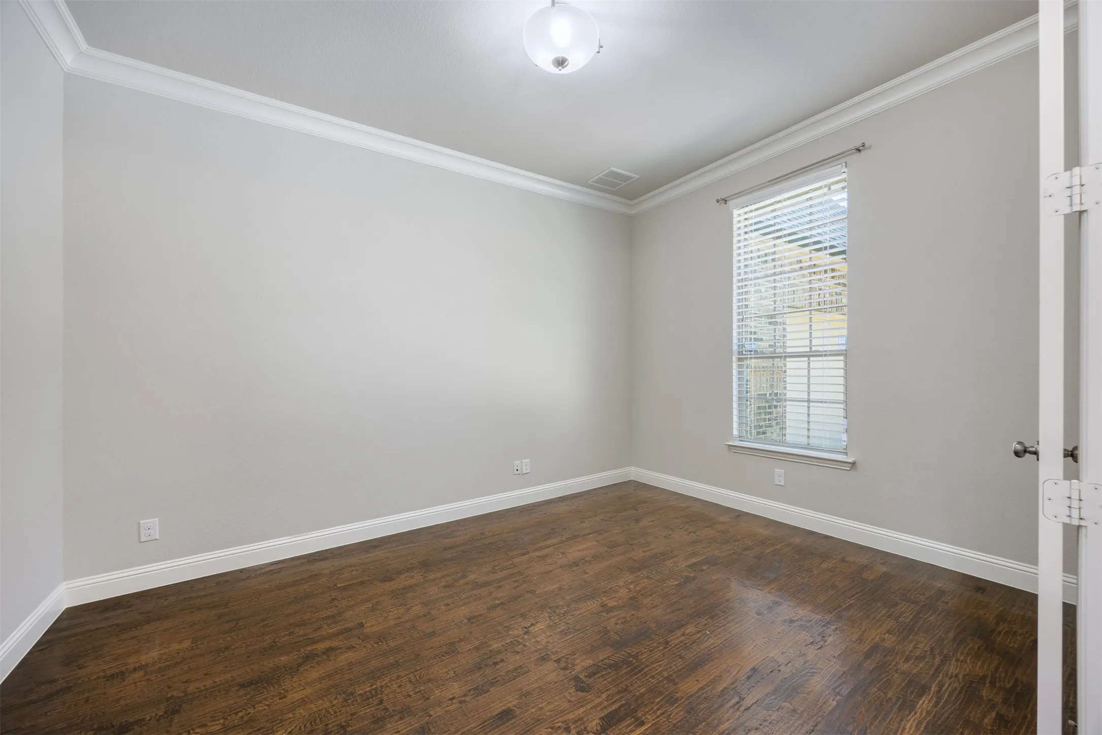 Flex Room/Bedroom or Office