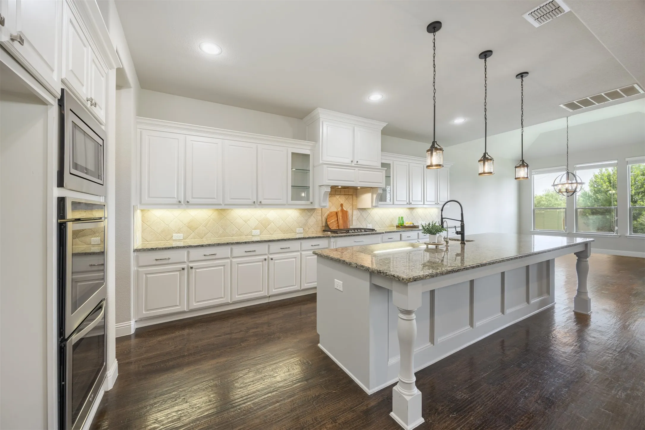 Single Family Residence For Sale in Collin County , 1336 Grassland Drive, Celina, Texas 75009, 4 Bedroom, 4 Bathroom, 2 Garage spaces, 3,480 Sqft, built in 2015, mls#21215263, Real Estate Agent in Celina, Homes For Sale in Collin county, Homes For Sale in Celina, Realtor in Celina Texas, Real Estate Brokerage Independent Realty Texas, Luminita Cordes Realtor