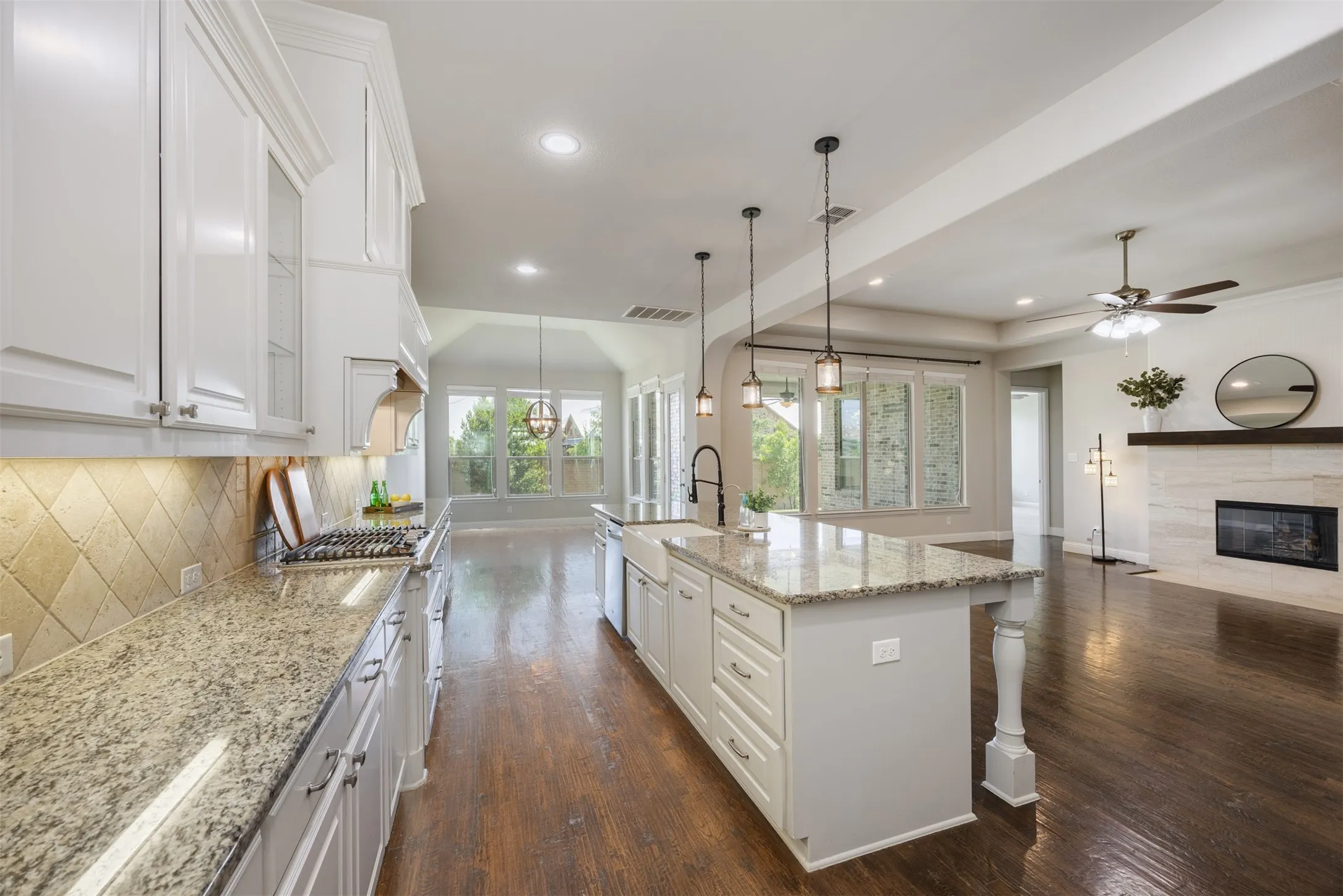 Single Family Residence For Sale in Collin County , 1336 Grassland Drive, Celina, Texas 75009, 4 Bedroom, 4 Bathroom, 2 Garage spaces, 3,480 Sqft, built in 2015, mls#21215263, Real Estate Agent in Celina, Homes For Sale in Collin county, Homes For Sale in Celina, Realtor in Celina Texas, Real Estate Brokerage Independent Realty Texas, Luminita Cordes Realtor