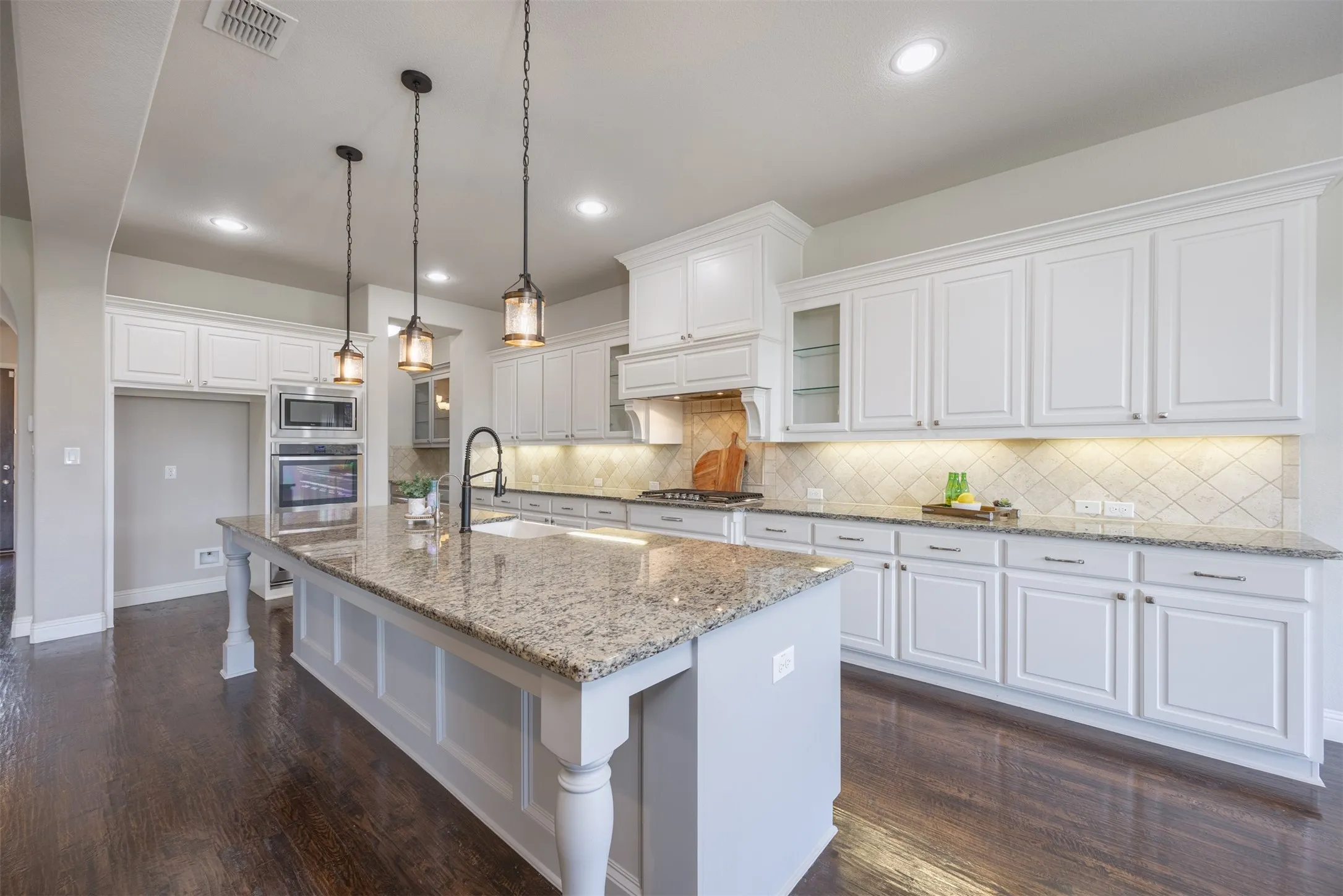 Single Family Residence For Sale in Collin County , 1336 Grassland Drive, Celina, Texas 75009, 4 Bedroom, 4 Bathroom, 2 Garage spaces, 3,480 Sqft, built in 2015, mls#21215263, Real Estate Agent in Celina, Homes For Sale in Collin county, Homes For Sale in Celina, Realtor in Celina Texas, Real Estate Brokerage Independent Realty Texas, Luminita Cordes Realtor