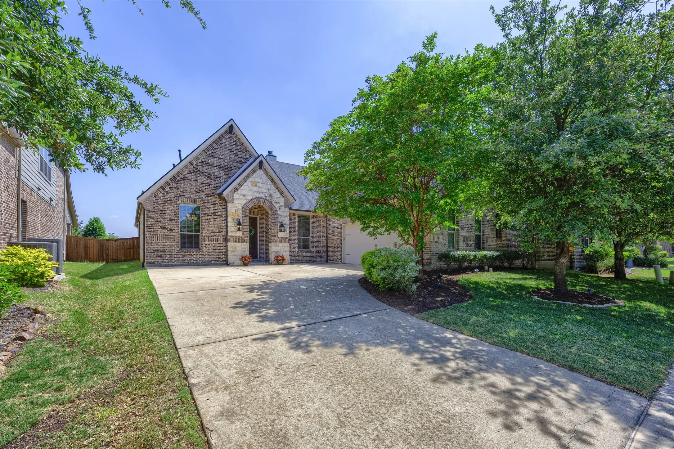 Single Family Residence For Sale in Collin County , 1336 Grassland Drive, Celina, Texas 75009, 4 Bedroom, 4 Bathroom, 2 Garage spaces, 3,480 Sqft, built in 2015, mls#21215263, Real Estate Agent in Celina, Homes For Sale in Collin county, Homes For Sale in Celina, Realtor in Celina Texas, Real Estate Brokerage Independent Realty Texas, Luminita Cordes Realtor