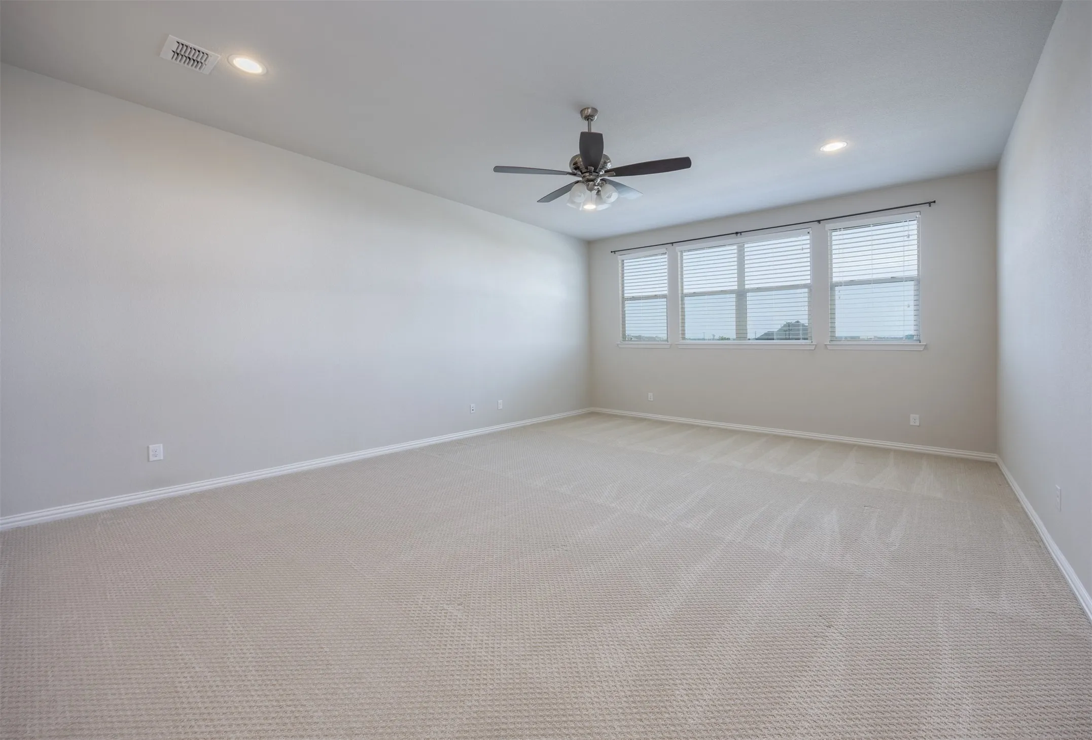 Single Family Residence For Sale in Collin County , 1336 Grassland Drive, Celina, Texas 75009, 4 Bedroom, 4 Bathroom, 2 Garage spaces, 3,480 Sqft, built in 2015, mls#21215263, Real Estate Agent in Celina, Homes For Sale in Collin county, Homes For Sale in Celina, Realtor in Celina Texas, Real Estate Brokerage Independent Realty Texas, Luminita Cordes Realtor
