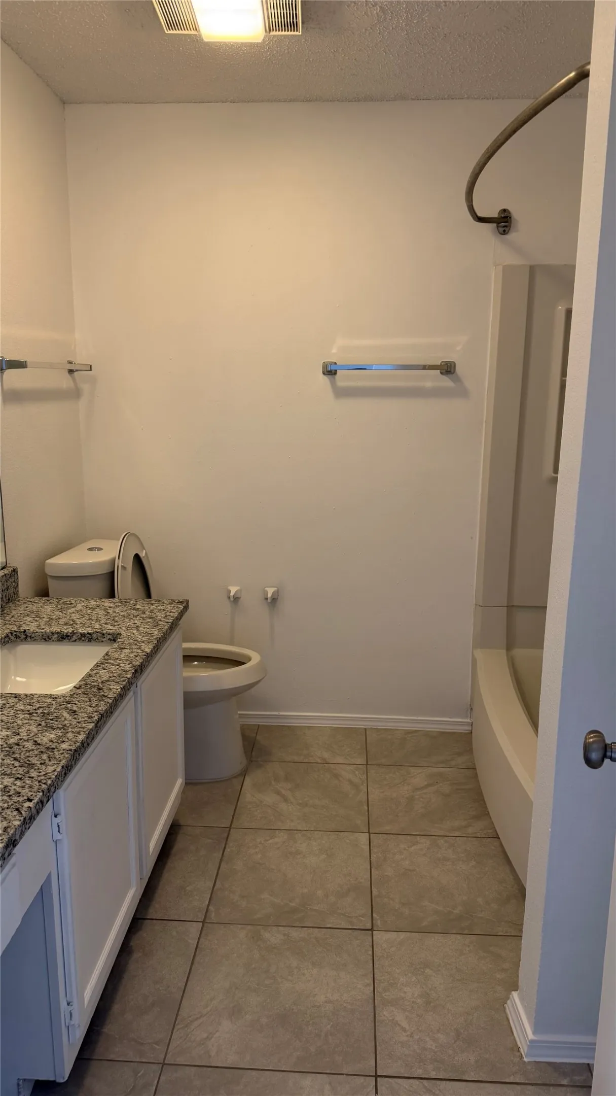 Townhouse For Rent in Tarrant County , 801 Bluebonnet Drive B, Keller, Texas 76248, 2 Bedroom, 2 Bathroom, Garage spaces, 982 Sqft, built in 1984, mls#21255237, Real Estate Agent in Keller, Homes For Rent in Tarrant county, Homes For Rent in Keller, Realtor in Keller Texas, Real Estate Brokerage Independent Realty Texas, Luminita Cordes Realtor