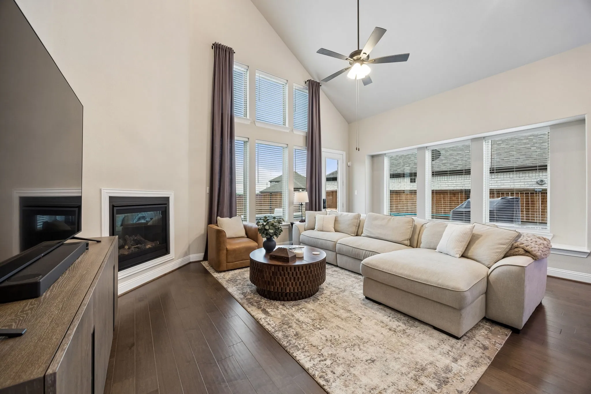 Single Family Residence For Sale in Rockwall County , 511 Grand Oak Drive, Fate, Texas 75189, 4 Bedroom, 3 Bathroom, 2 Garage spaces, 3,586 Sqft, built in 2024, Preowned, mls#21242700, Real Estate Agent in Fate, Homes For Sale in Rockwall county, Homes For Sale in Fate, Realtor in Fate Texas, Real Estate Brokerage Independent Realty Texas, Luminita Cordes Realtor