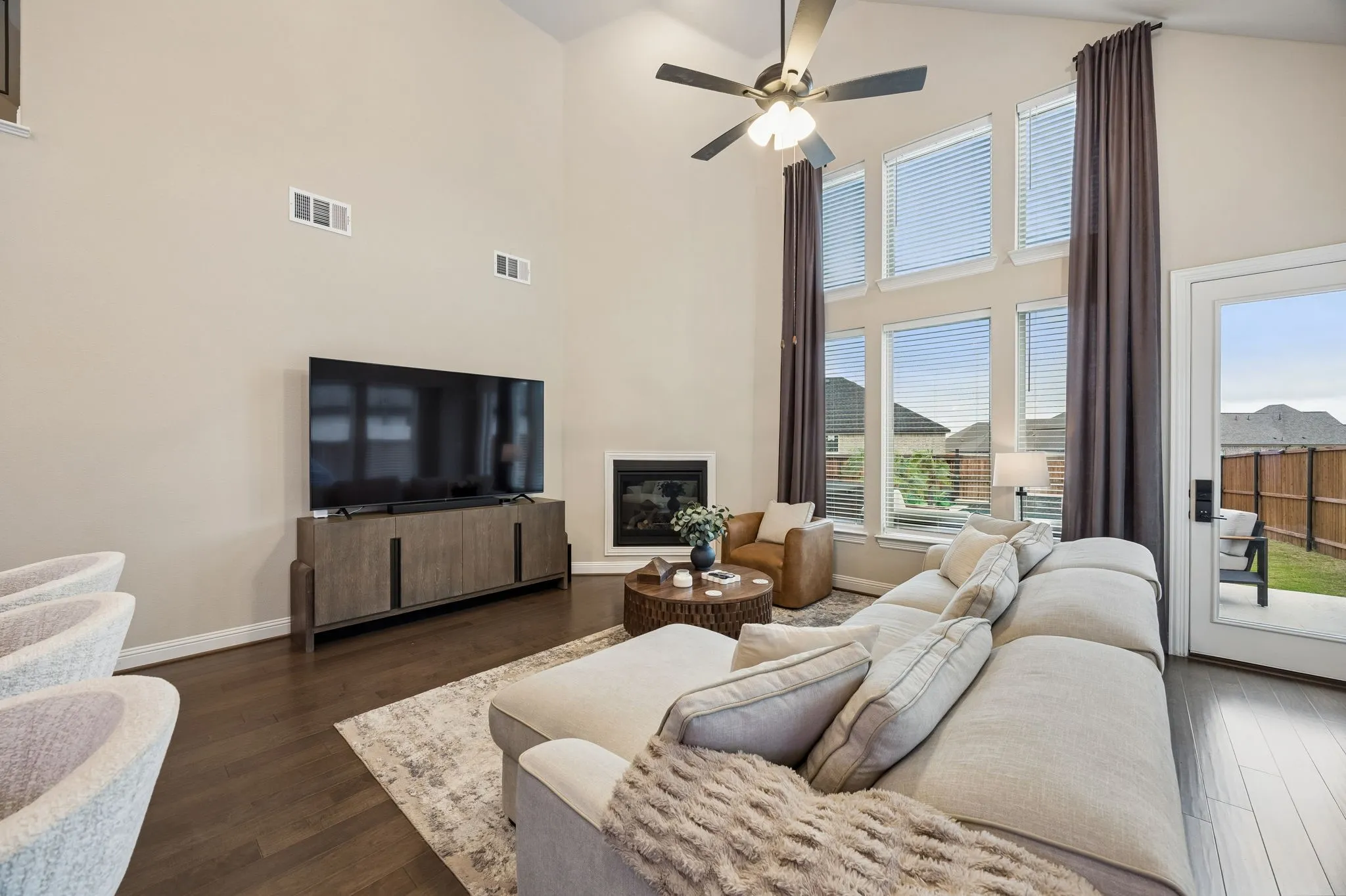 Single Family Residence For Sale in Rockwall County , 511 Grand Oak Drive, Fate, Texas 75189, 4 Bedroom, 3 Bathroom, 2 Garage spaces, 3,586 Sqft, built in 2024, Preowned, mls#21242700, Real Estate Agent in Fate, Homes For Sale in Rockwall county, Homes For Sale in Fate, Realtor in Fate Texas, Real Estate Brokerage Independent Realty Texas, Luminita Cordes Realtor