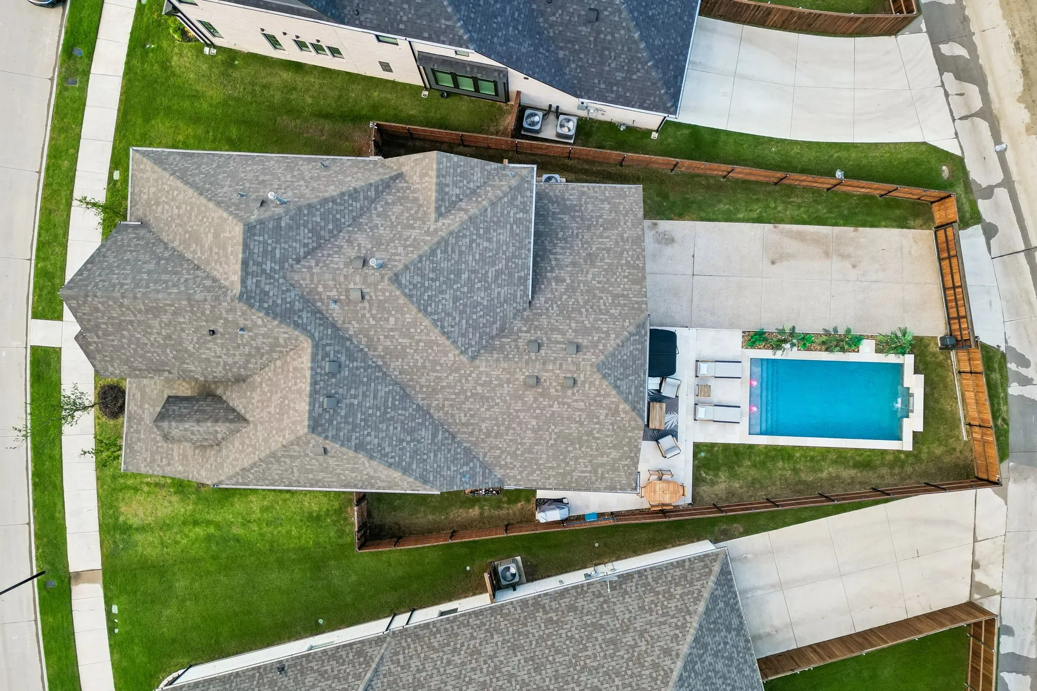 Single Family Residence For Sale in Rockwall County , 511 Grand Oak Drive, Fate, Texas 75189, 4 Bedroom, 3 Bathroom, 2 Garage spaces, 3,586 Sqft, built in 2024, Preowned, mls#21242700, Real Estate Agent in Fate, Homes For Sale in Rockwall county, Homes For Sale in Fate, Realtor in Fate Texas, Real Estate Brokerage Independent Realty Texas, Luminita Cordes Realtor