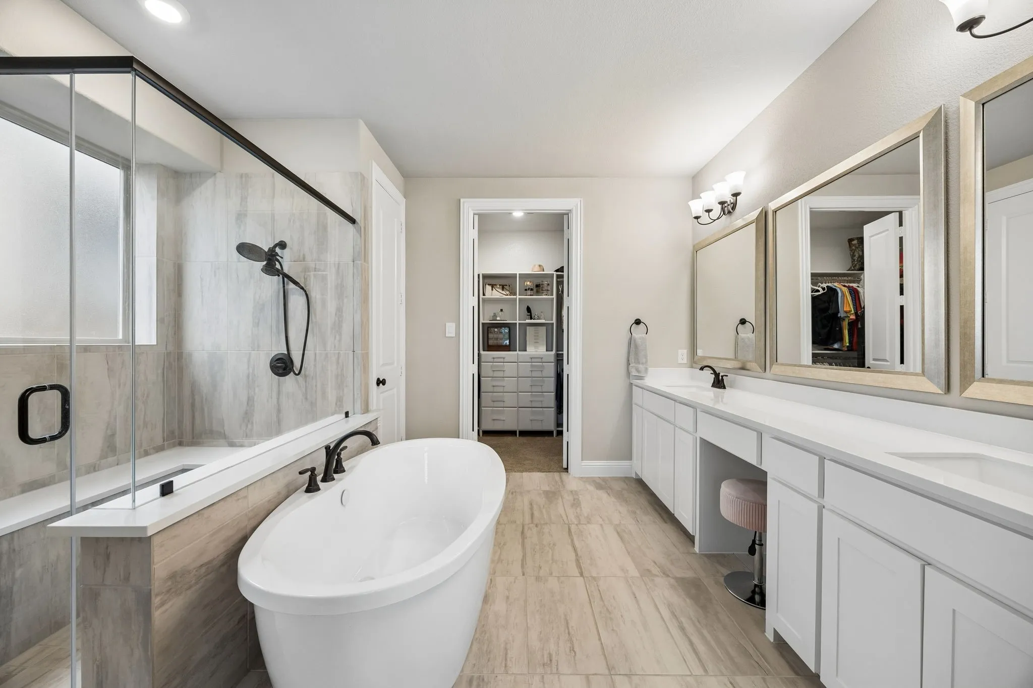 Single Family Residence For Sale in Rockwall County , 511 Grand Oak Drive, Fate, Texas 75189, 4 Bedroom, 3 Bathroom, 2 Garage spaces, 3,586 Sqft, built in 2024, Preowned, mls#21242700, Real Estate Agent in Fate, Homes For Sale in Rockwall county, Homes For Sale in Fate, Realtor in Fate Texas, Real Estate Brokerage Independent Realty Texas, Luminita Cordes Realtor