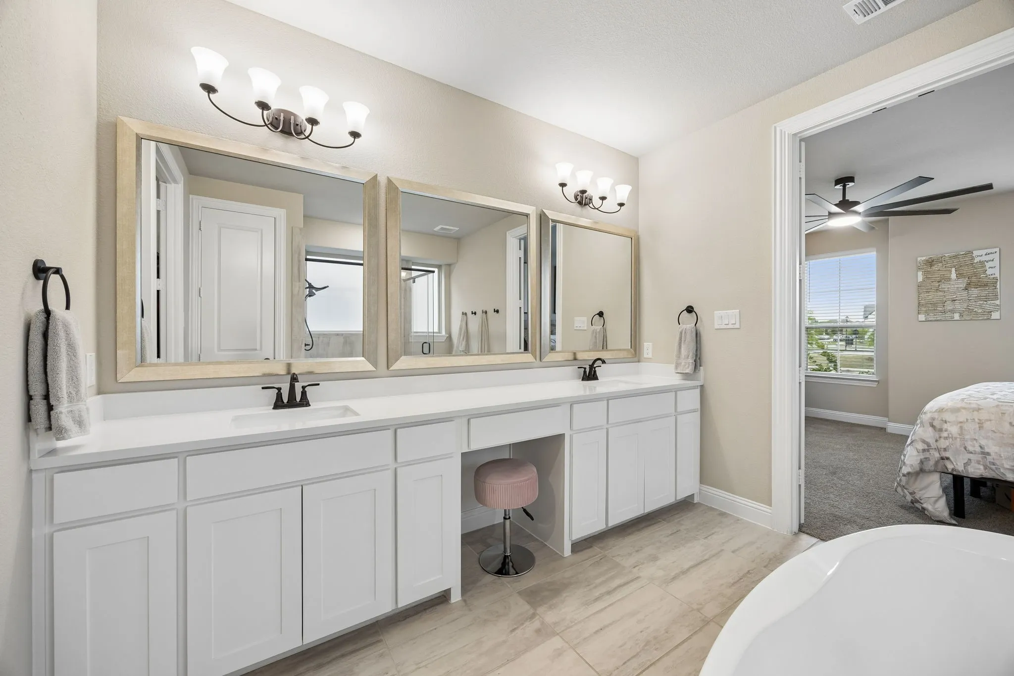Single Family Residence For Sale in Rockwall County , 511 Grand Oak Drive, Fate, Texas 75189, 4 Bedroom, 3 Bathroom, 2 Garage spaces, 3,586 Sqft, built in 2024, Preowned, mls#21242700, Real Estate Agent in Fate, Homes For Sale in Rockwall county, Homes For Sale in Fate, Realtor in Fate Texas, Real Estate Brokerage Independent Realty Texas, Luminita Cordes Realtor