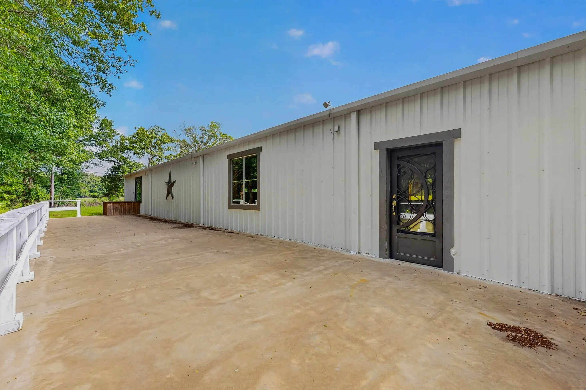 Farm For Sale in Van Zandt County , 400 Van Zant County Road 113, Grand Saline, Texas 75140, 1 Bedroom, 2 Bathrooms, Garage spaces, 5,000 Sqft, built in 2005, Price $750,000, mls#21243735, Real Estate Agent in Grand Saline, Homes For Sale in Van Zandt county, Homes For Sale in Grand Saline, Realtor in Grand Saline Texas, Real Estate Brokerage Independent Realty Texas, Luminita Cordes Realtor