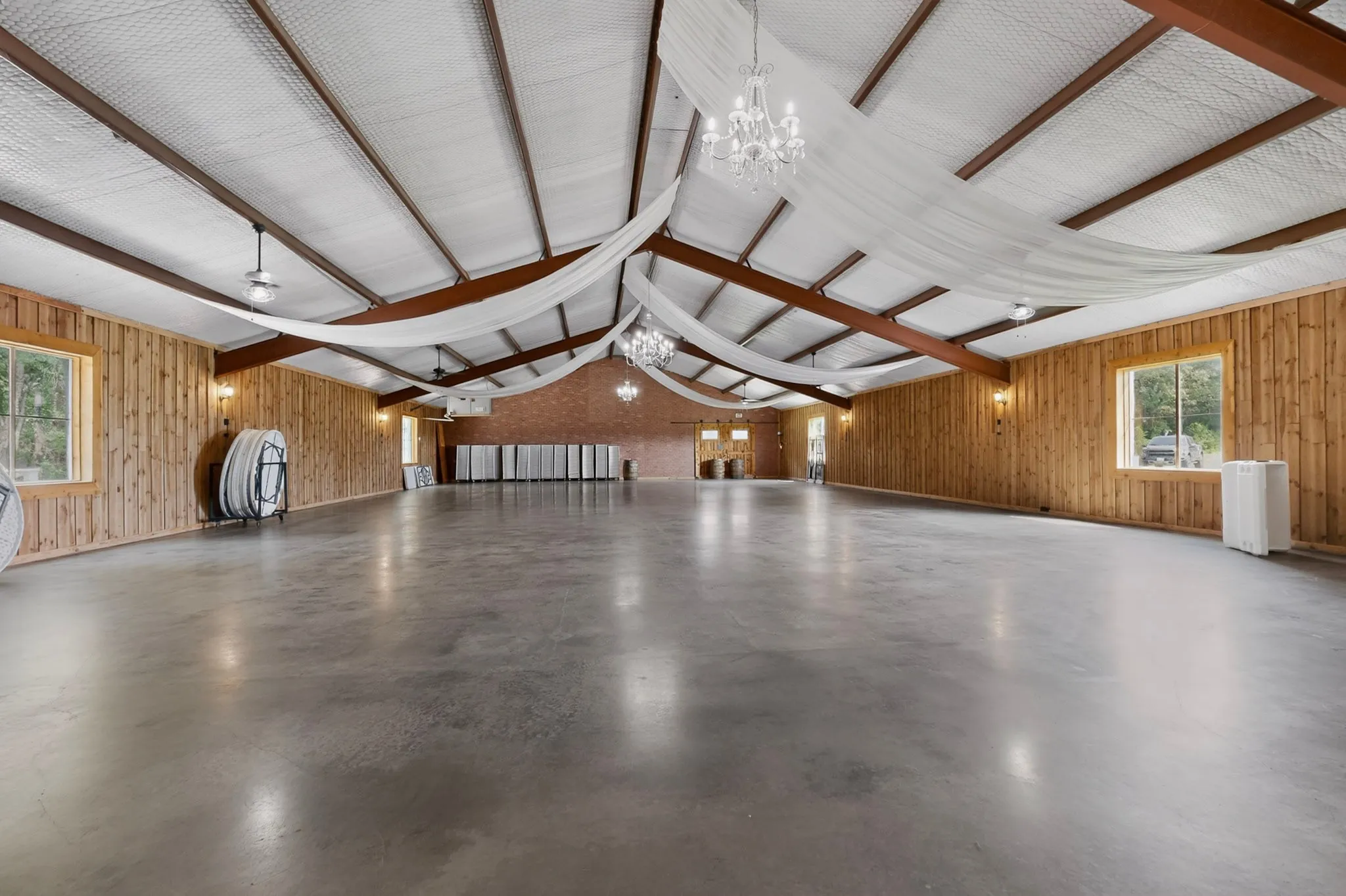Farm For Sale in Van Zandt County , 400 Van Zant County Road 113, Grand Saline, Texas 75140, 1 Bedroom, 2 Bathrooms, Garage spaces, 5,000 Sqft, built in 2005, Price $750,000, mls#21243735, Real Estate Agent in Grand Saline, Homes For Sale in Van Zandt county, Homes For Sale in Grand Saline, Realtor in Grand Saline Texas, Real Estate Brokerage Independent Realty Texas, Luminita Cordes Realtor