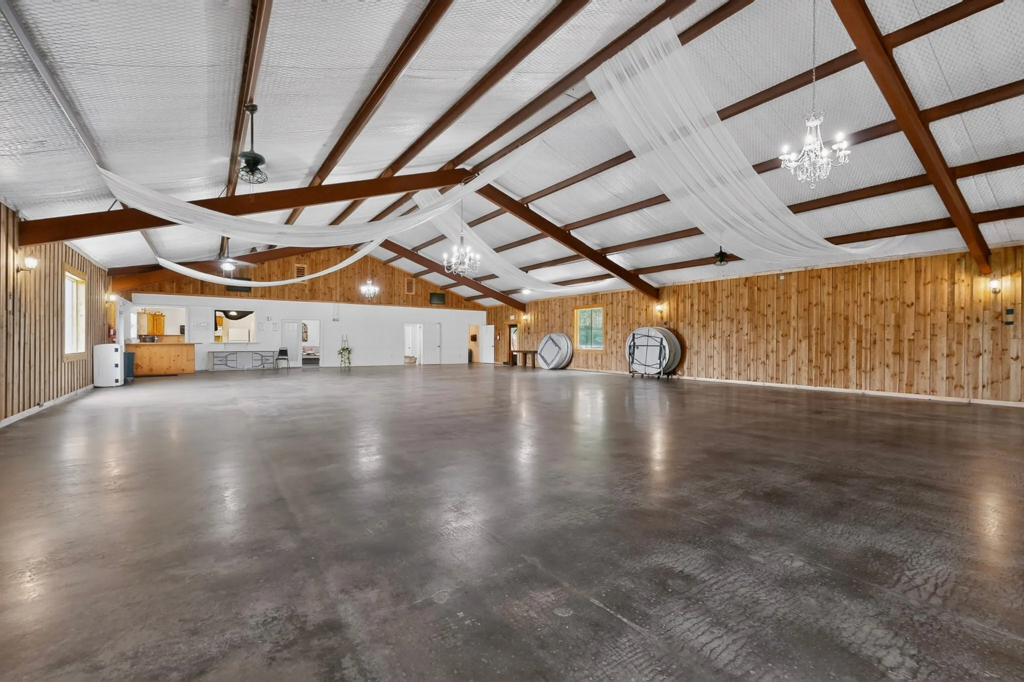 Farm For Sale in Van Zandt County , 400 Van Zant County Road 113, Grand Saline, Texas 75140, 1 Bedroom, 2 Bathrooms, Garage spaces, 5,000 Sqft, built in 2005, Price $750,000, mls#21243735, Real Estate Agent in Grand Saline, Homes For Sale in Van Zandt county, Homes For Sale in Grand Saline, Realtor in Grand Saline Texas, Real Estate Brokerage Independent Realty Texas, Luminita Cordes Realtor