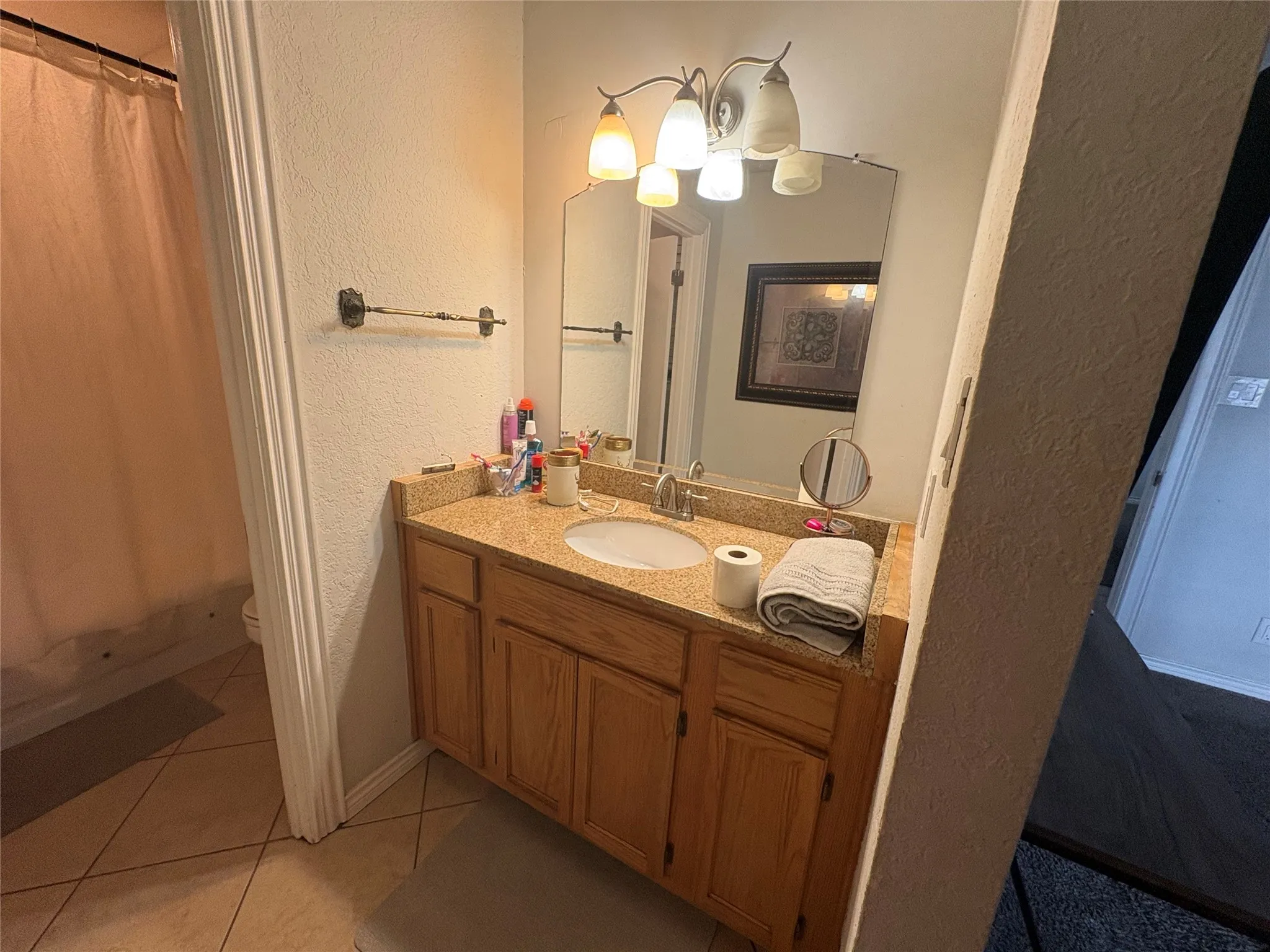 Single Family Residence For Sale in Tarrant County , 3401 Hampshire Drive, Arlington, Texas 76013, 3 Bedroom, 2 Bathroom, 1 Garage spaces, 2,063 Sqft, built in 1966, mls#21255265, Real Estate Agent in Arlington, Homes For Sale in Tarrant county, Homes For Sale in Arlington, Realtor in Arlington Texas, Real Estate Brokerage Independent Realty Texas, Luminita Cordes Realtor