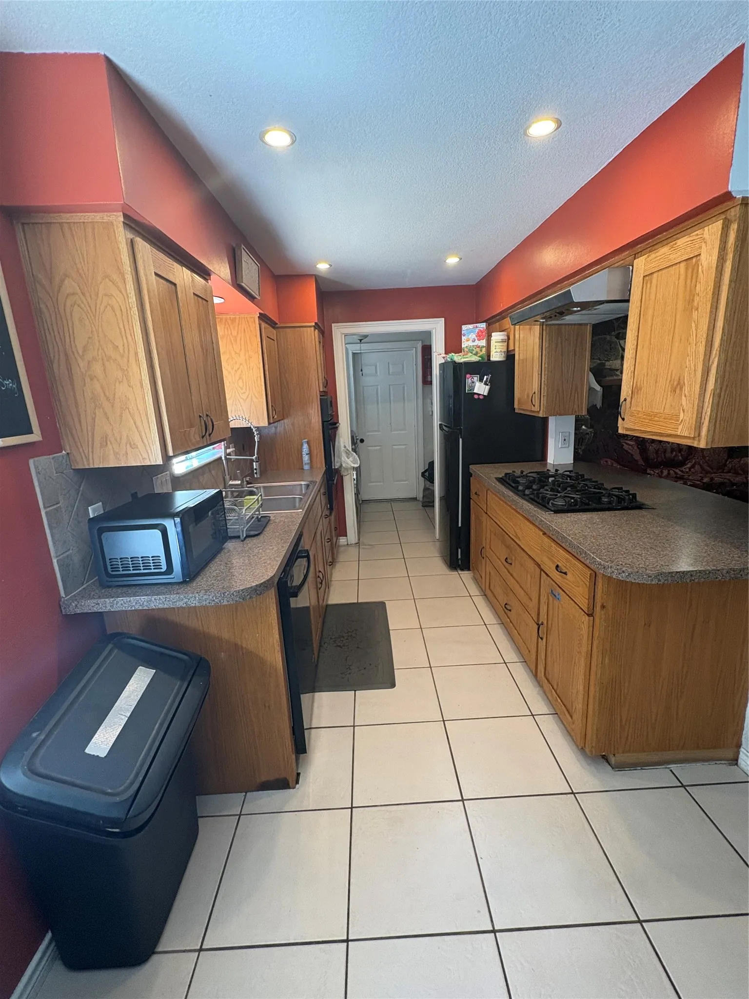 Single Family Residence For Sale in Tarrant County , 3401 Hampshire Drive, Arlington, Texas 76013, 3 Bedroom, 2 Bathroom, 1 Garage spaces, 2,063 Sqft, built in 1966, mls#21255265, Real Estate Agent in Arlington, Homes For Sale in Tarrant county, Homes For Sale in Arlington, Realtor in Arlington Texas, Real Estate Brokerage Independent Realty Texas, Luminita Cordes Realtor