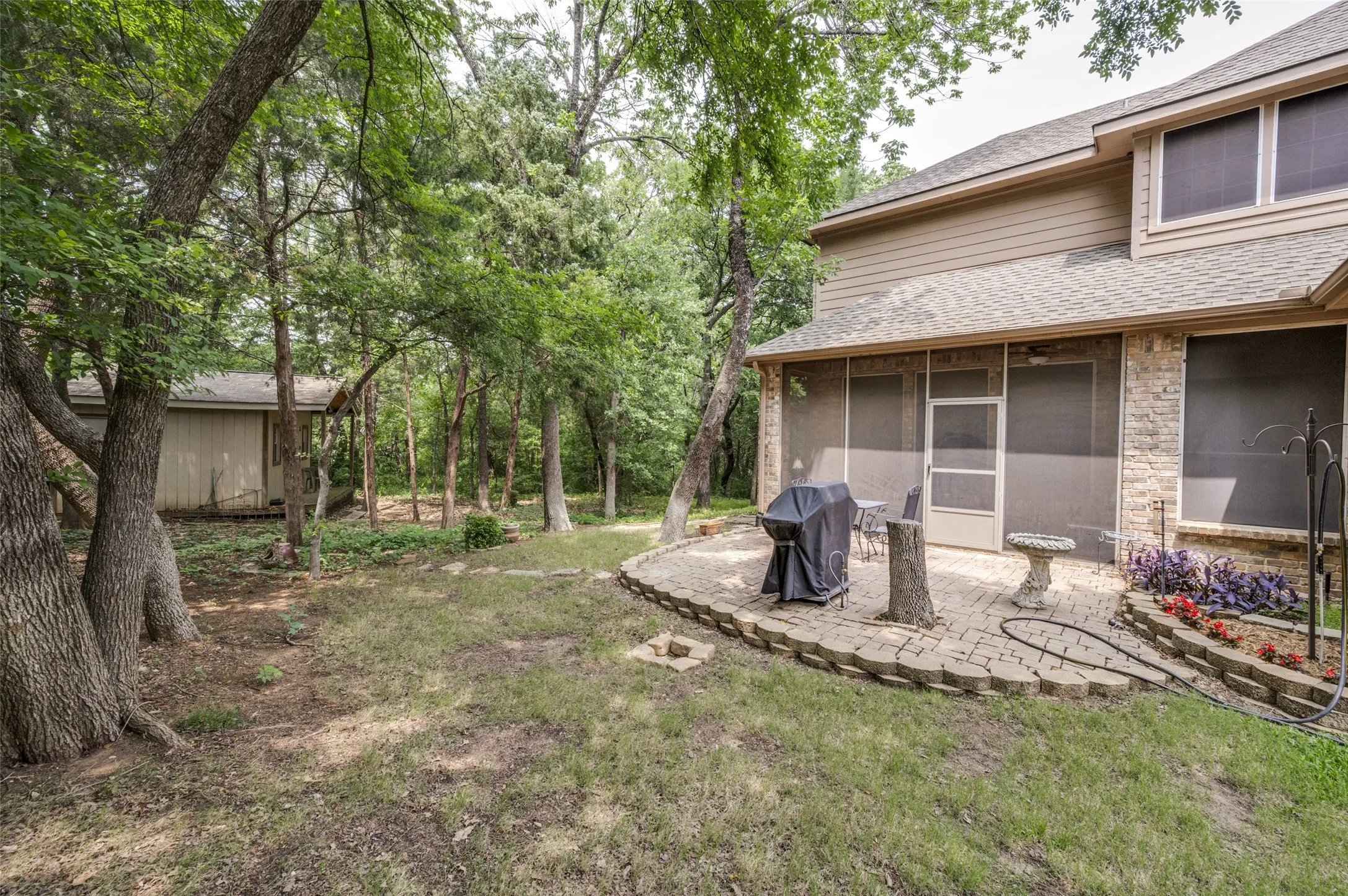 Single Family Residence For Sale in Denton County , 111 Red Bluff Drive, Hickory Creek, Texas 75065, 4 Bedroom, 5 Bathroom, 3 Garage spaces, 3,939 Sqft, built in 1999, mls#21253465, Real Estate Agent in Hickory Creek, Homes For Sale in Denton county, Homes For Sale in Hickory Creek, Realtor in Hickory Creek Texas, Real Estate Brokerage Independent Realty Texas, Luminita Cordes Realtor