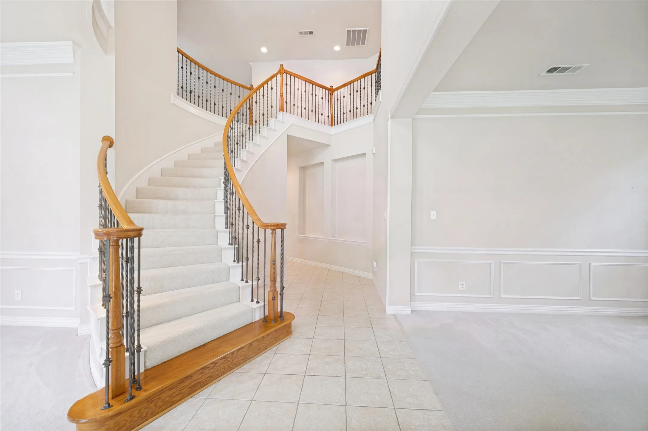 Single Family Residence For Sale in Denton County , 111 Red Bluff Drive, Hickory Creek, Texas 75065, 4 Bedroom, 5 Bathroom, 3 Garage spaces, 3,939 Sqft, built in 1999, mls#21253465, Real Estate Agent in Hickory Creek, Homes For Sale in Denton county, Homes For Sale in Hickory Creek, Realtor in Hickory Creek Texas, Real Estate Brokerage Independent Realty Texas, Luminita Cordes Realtor