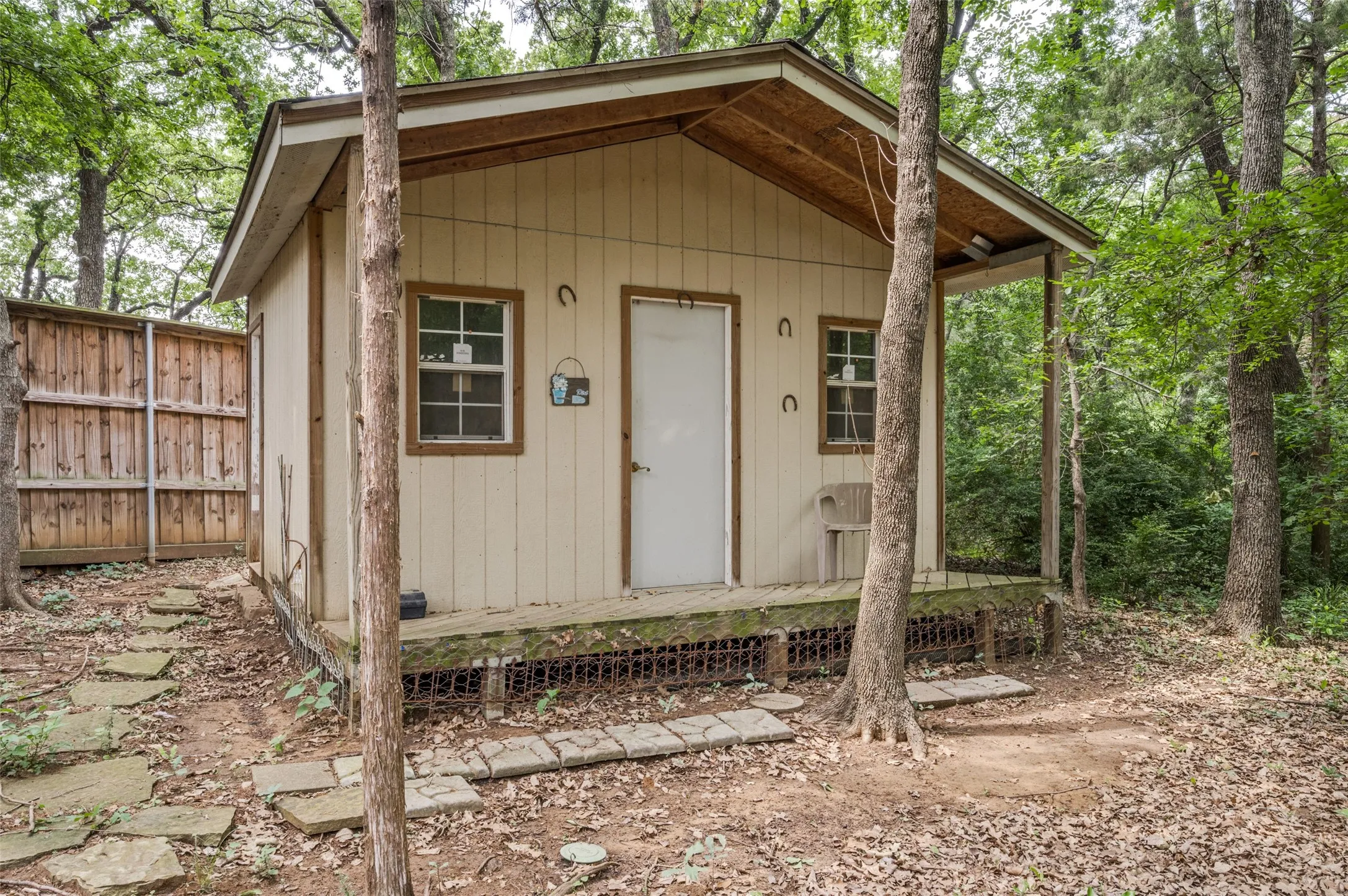 Single Family Residence For Sale in Denton County , 111 Red Bluff Drive, Hickory Creek, Texas 75065, 4 Bedroom, 5 Bathroom, 3 Garage spaces, 3,939 Sqft, built in 1999, mls#21253465, Real Estate Agent in Hickory Creek, Homes For Sale in Denton county, Homes For Sale in Hickory Creek, Realtor in Hickory Creek Texas, Real Estate Brokerage Independent Realty Texas, Luminita Cordes Realtor