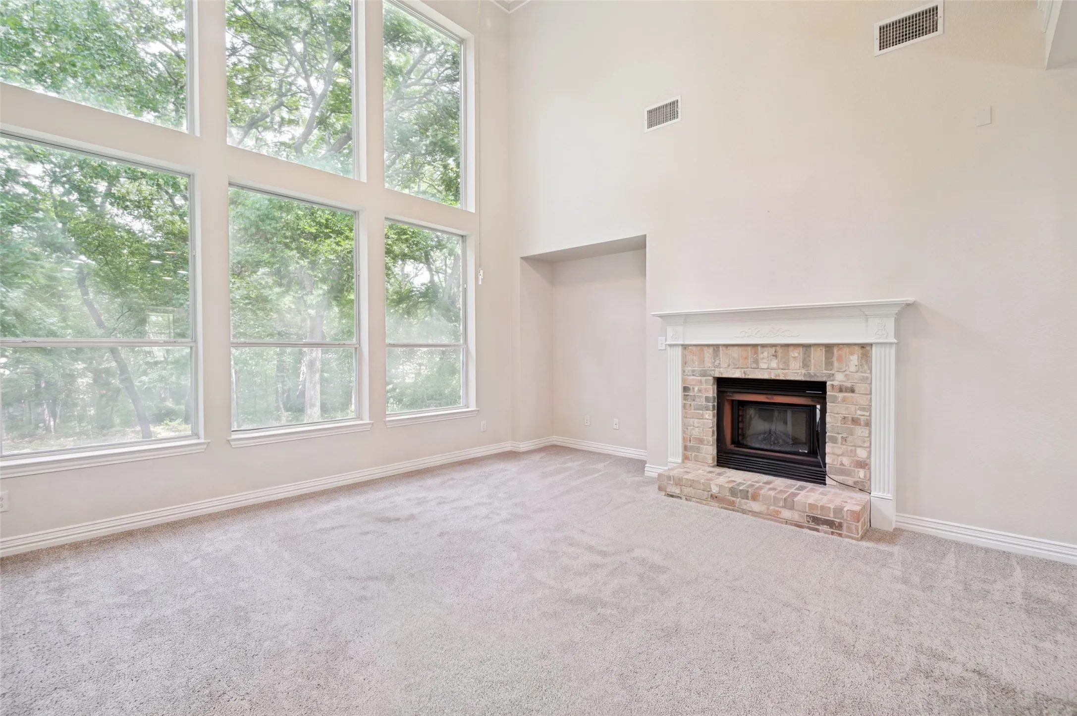 Single Family Residence For Sale in Denton County , 111 Red Bluff Drive, Hickory Creek, Texas 75065, 4 Bedroom, 5 Bathroom, 3 Garage spaces, 3,939 Sqft, built in 1999, mls#21253465, Real Estate Agent in Hickory Creek, Homes For Sale in Denton county, Homes For Sale in Hickory Creek, Realtor in Hickory Creek Texas, Real Estate Brokerage Independent Realty Texas, Luminita Cordes Realtor