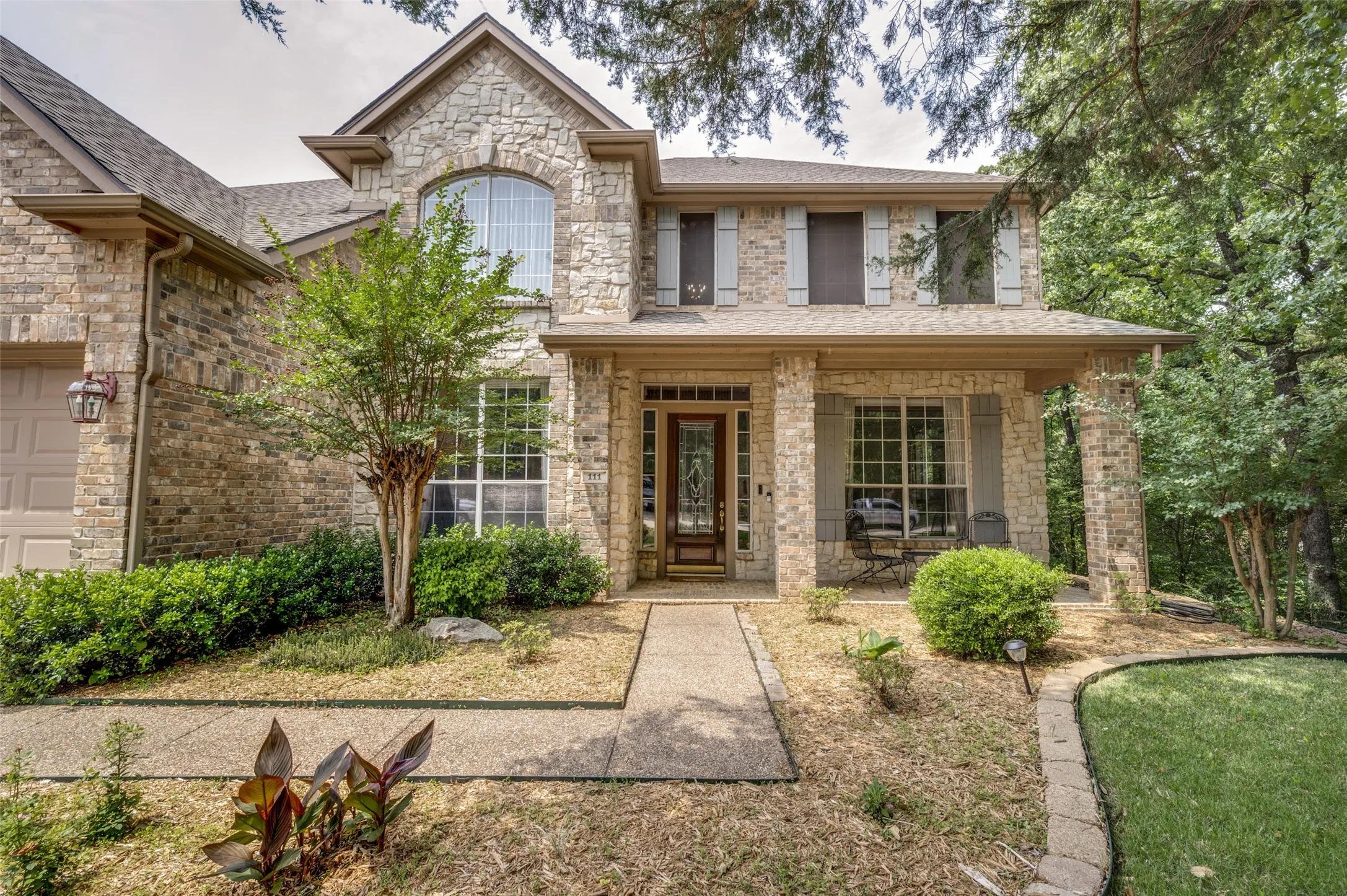 Single Family Residence For Sale in Denton County , 111 Red Bluff Drive, Hickory Creek, Texas 75065, 4 Bedroom, 5 Bathroom, 3 Garage spaces, 3,939 Sqft, built in 1999, mls#21253465, Real Estate Agent in Hickory Creek, Homes For Sale in Denton county, Homes For Sale in Hickory Creek, Realtor in Hickory Creek Texas, Real Estate Brokerage Independent Realty Texas, Luminita Cordes Realtor