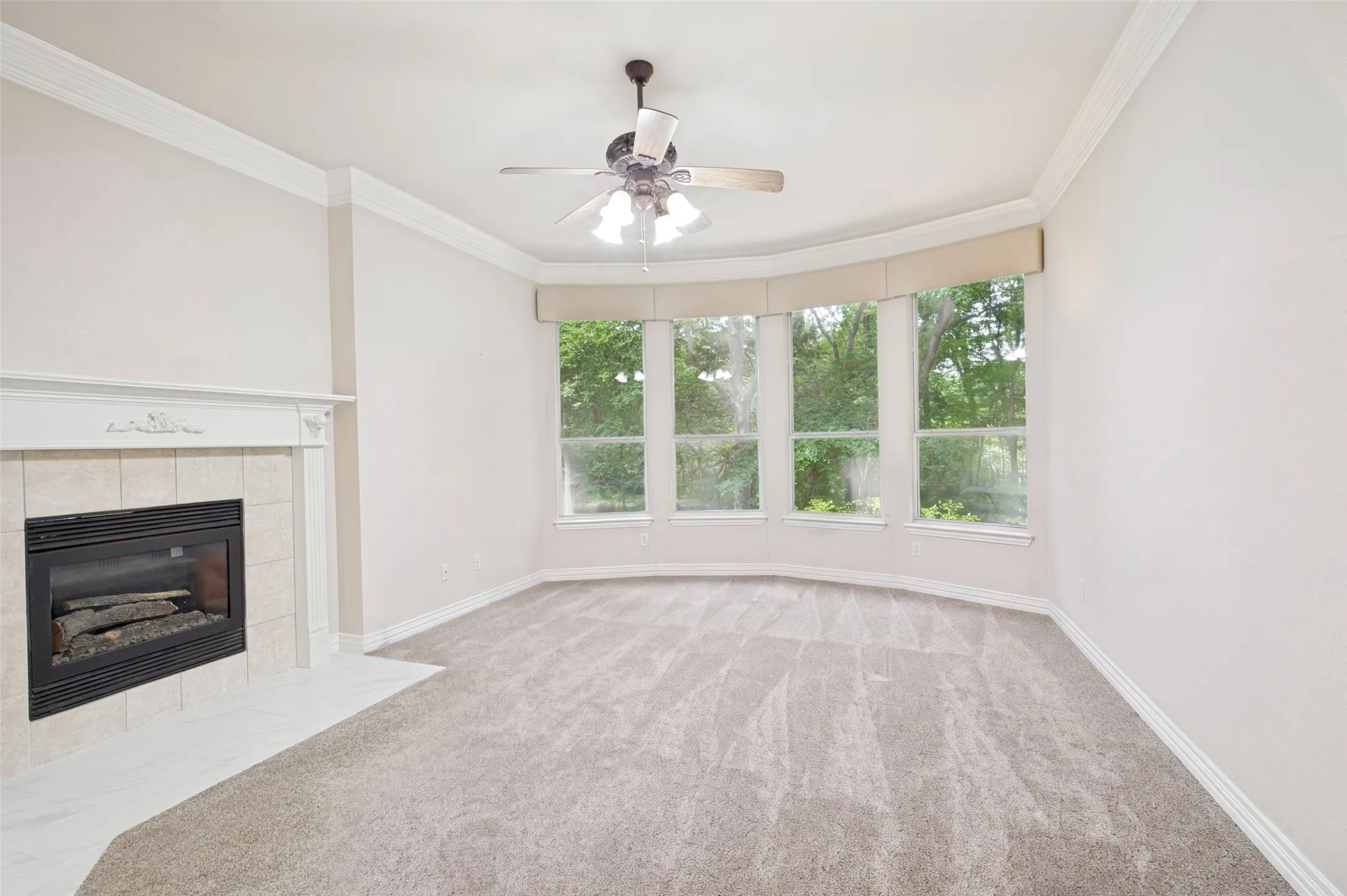 Single Family Residence For Sale in Denton County , 111 Red Bluff Drive, Hickory Creek, Texas 75065, 4 Bedroom, 5 Bathroom, 3 Garage spaces, 3,939 Sqft, built in 1999, mls#21253465, Real Estate Agent in Hickory Creek, Homes For Sale in Denton county, Homes For Sale in Hickory Creek, Realtor in Hickory Creek Texas, Real Estate Brokerage Independent Realty Texas, Luminita Cordes Realtor