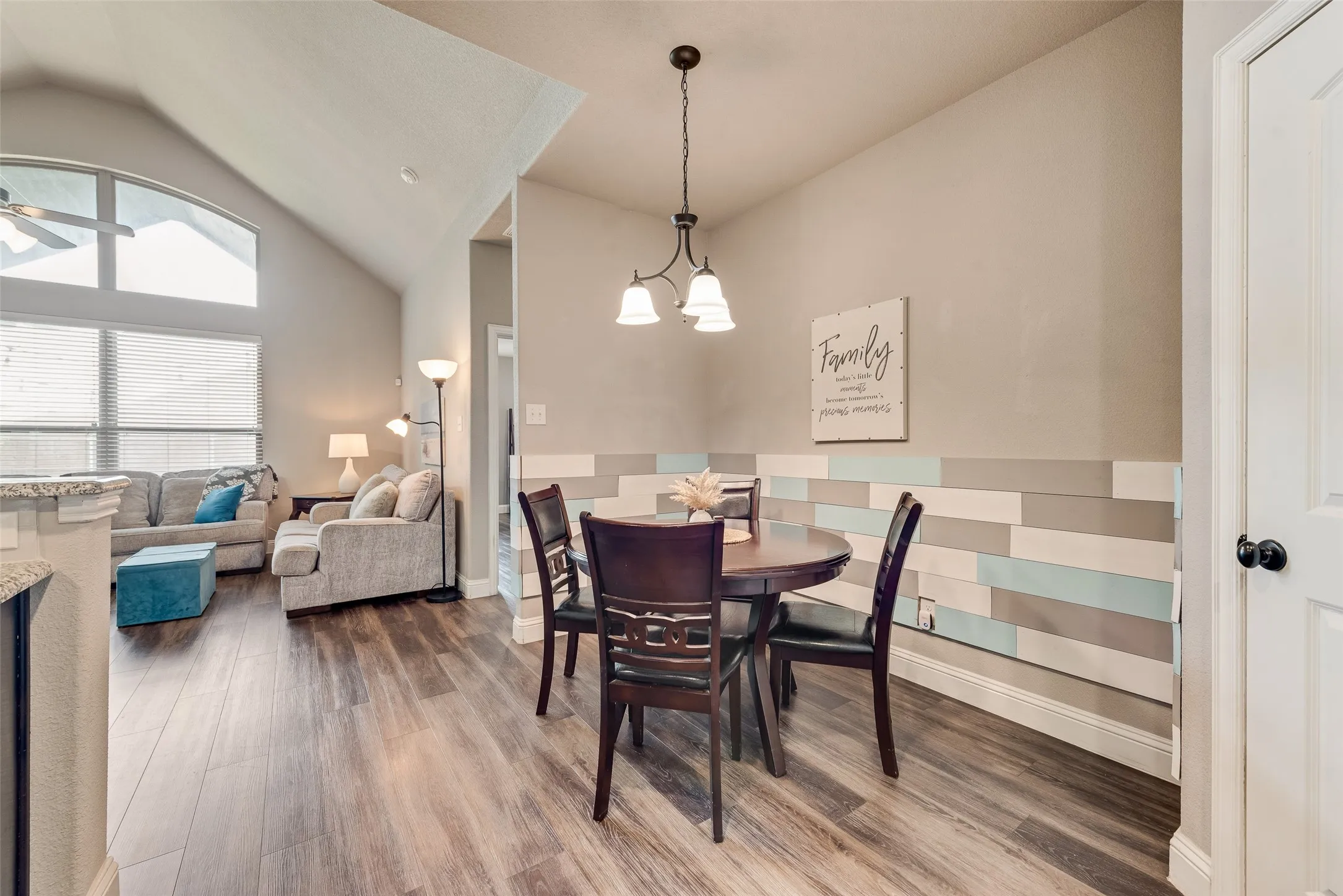 Single Family Residence For Sale in Collin County , 3012 Winchester Avenue, Melissa, Texas 75454, 4 Bedroom, 2 Bathroom, 2 Garage spaces, 2,226 Sqft, built in 2018, mls#21253549, Real Estate Agent in Melissa, Homes For Sale in Collin county, Homes For Sale in Melissa, Realtor in Melissa Texas, Real Estate Brokerage Independent Realty Texas, Luminita Cordes Realtor