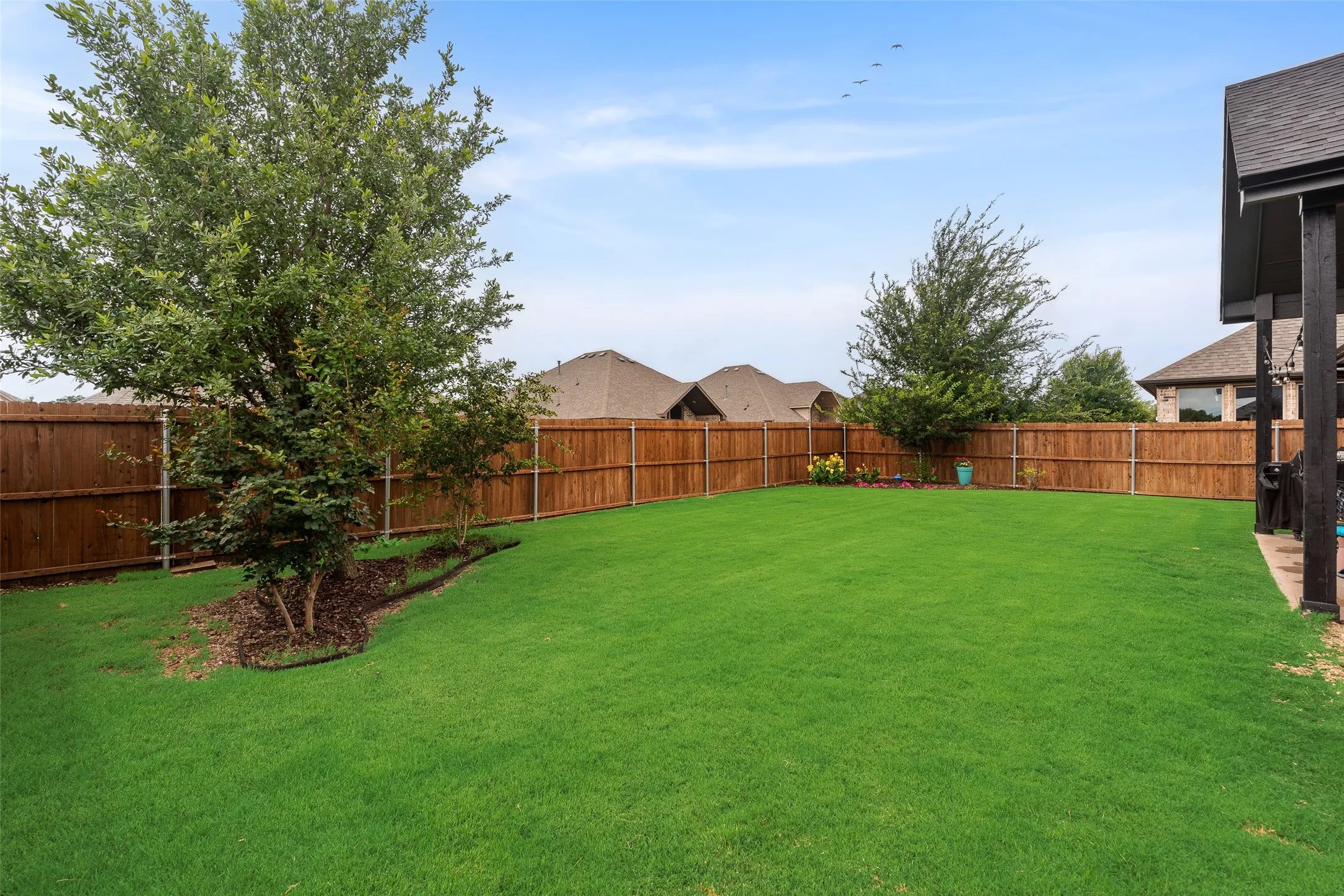 Single Family Residence For Sale in Collin County , 3012 Winchester Avenue, Melissa, Texas 75454, 4 Bedroom, 2 Bathroom, 2 Garage spaces, 2,226 Sqft, built in 2018, mls#21253549, Real Estate Agent in Melissa, Homes For Sale in Collin county, Homes For Sale in Melissa, Realtor in Melissa Texas, Real Estate Brokerage Independent Realty Texas, Luminita Cordes Realtor