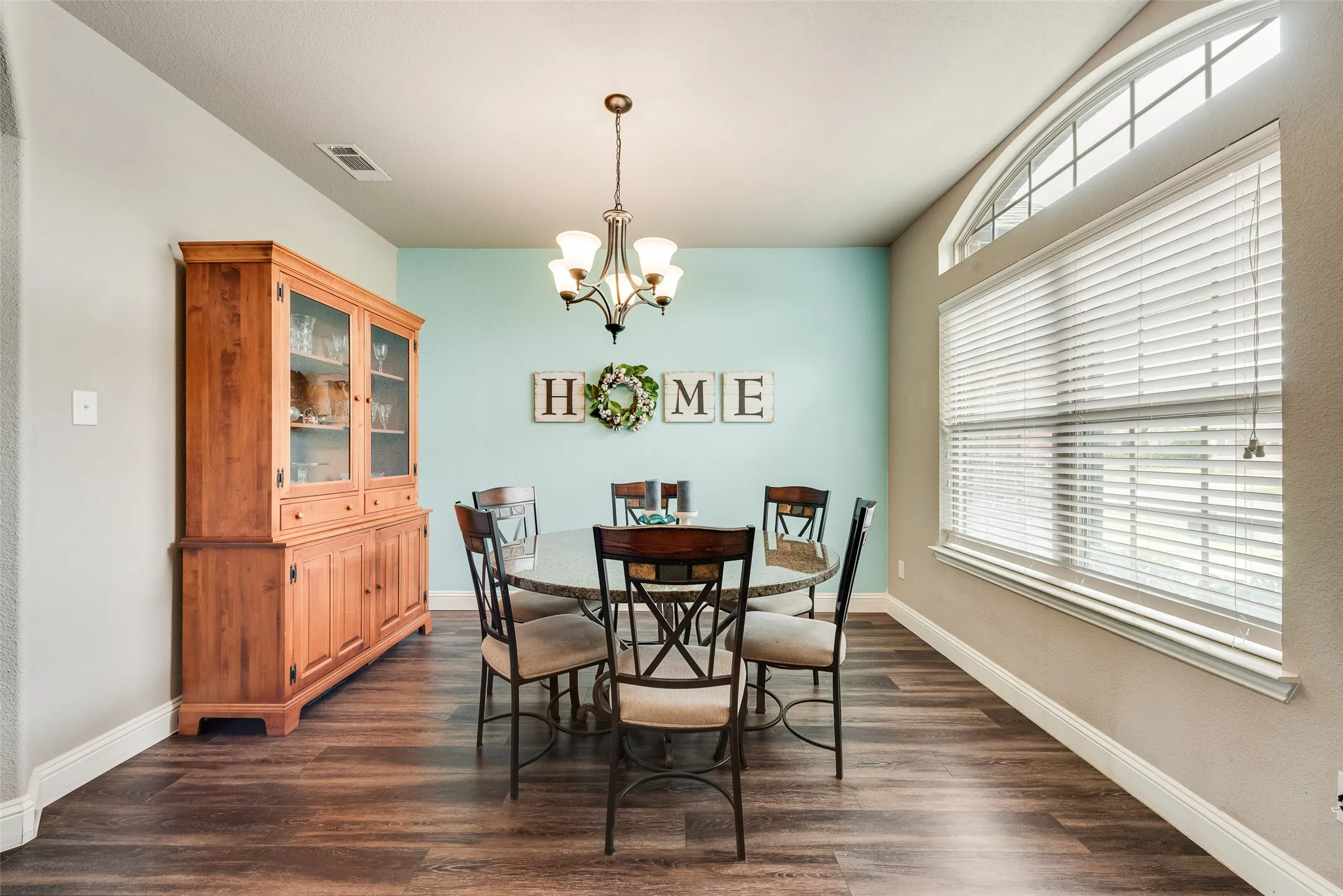 Single Family Residence For Sale in Collin County , 3012 Winchester Avenue, Melissa, Texas 75454, 4 Bedroom, 2 Bathroom, 2 Garage spaces, 2,226 Sqft, built in 2018, mls#21253549, Real Estate Agent in Melissa, Homes For Sale in Collin county, Homes For Sale in Melissa, Realtor in Melissa Texas, Real Estate Brokerage Independent Realty Texas, Luminita Cordes Realtor